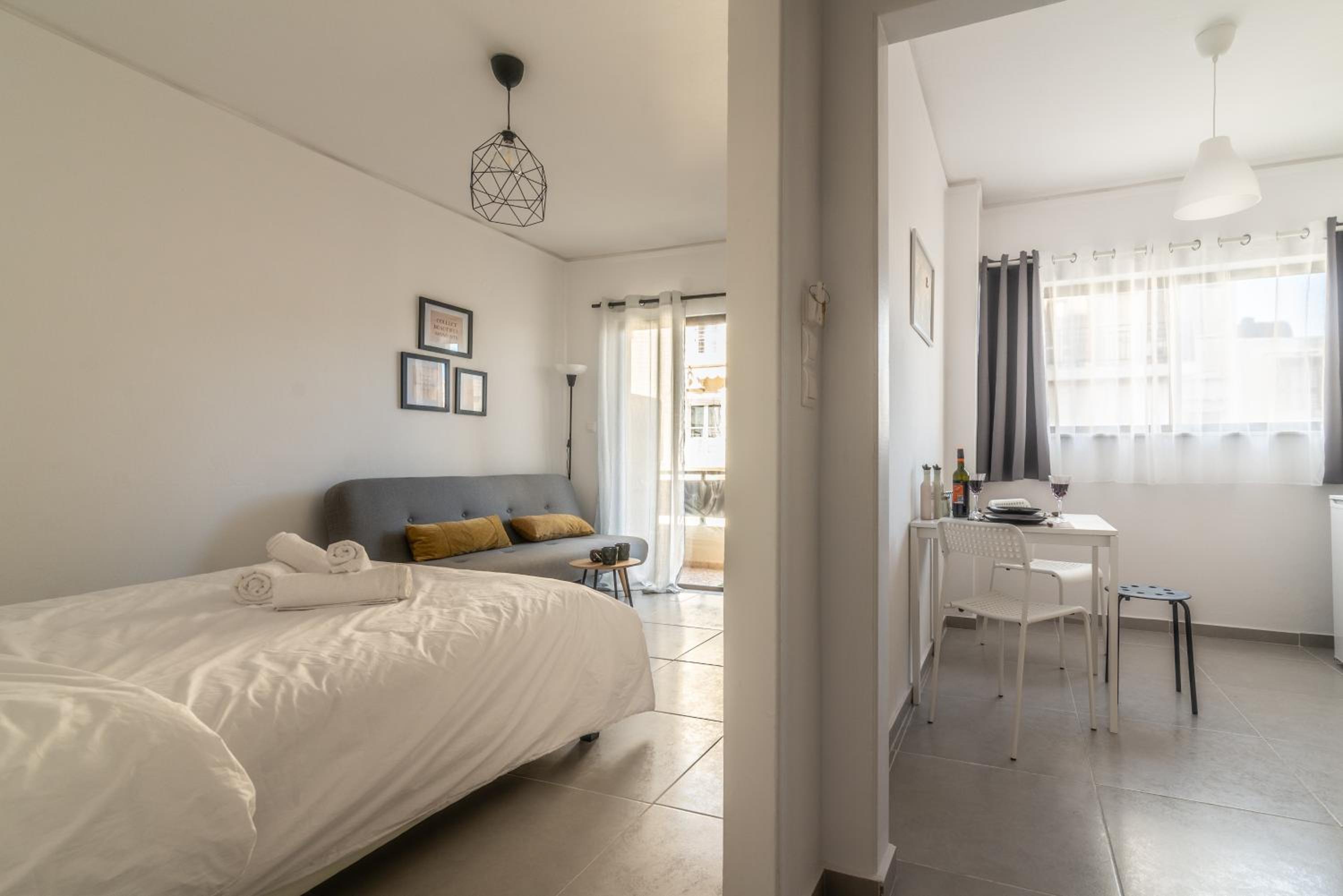 One-Bedroom Apartment