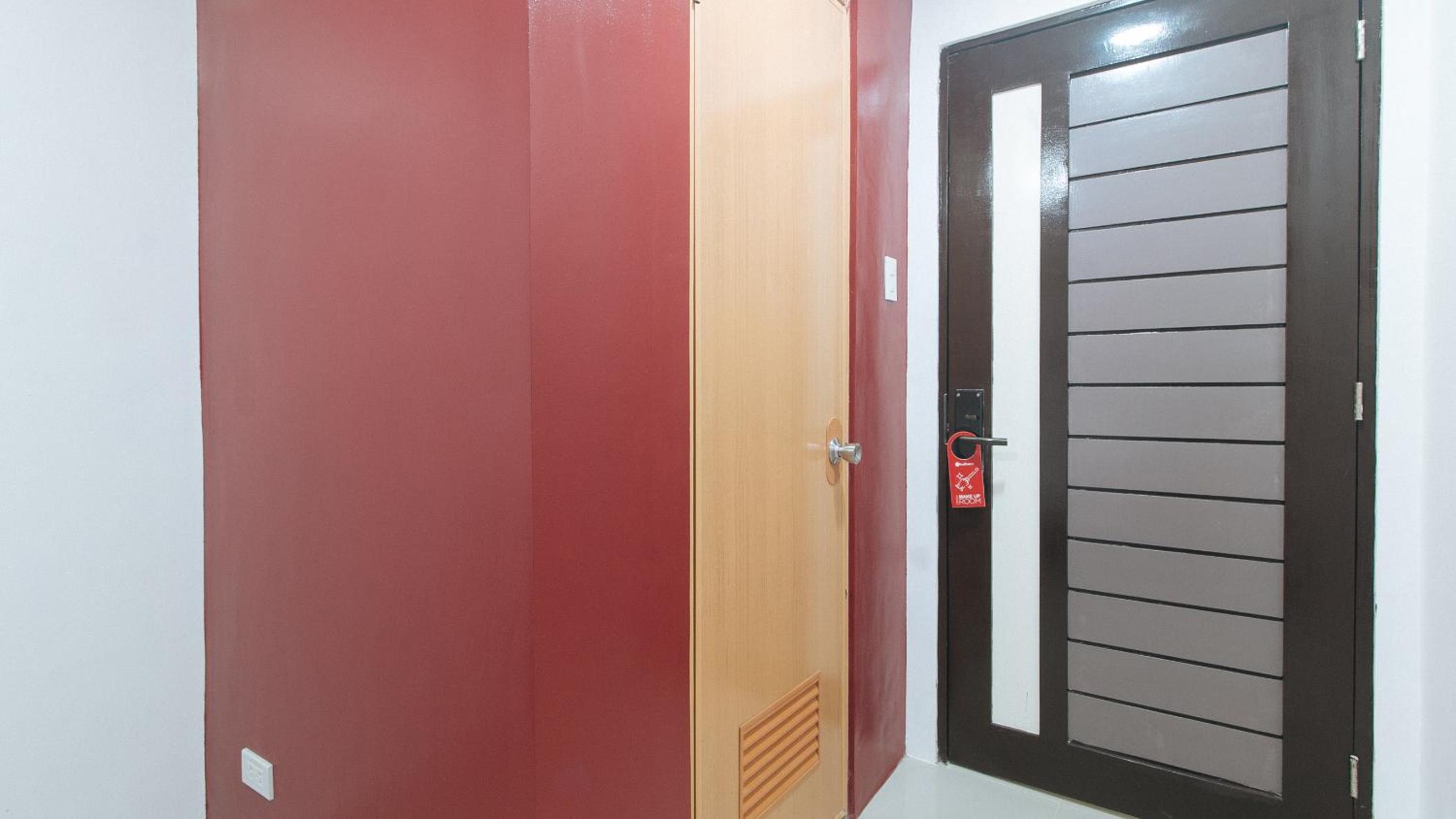 Standard Double Room - Photo 8