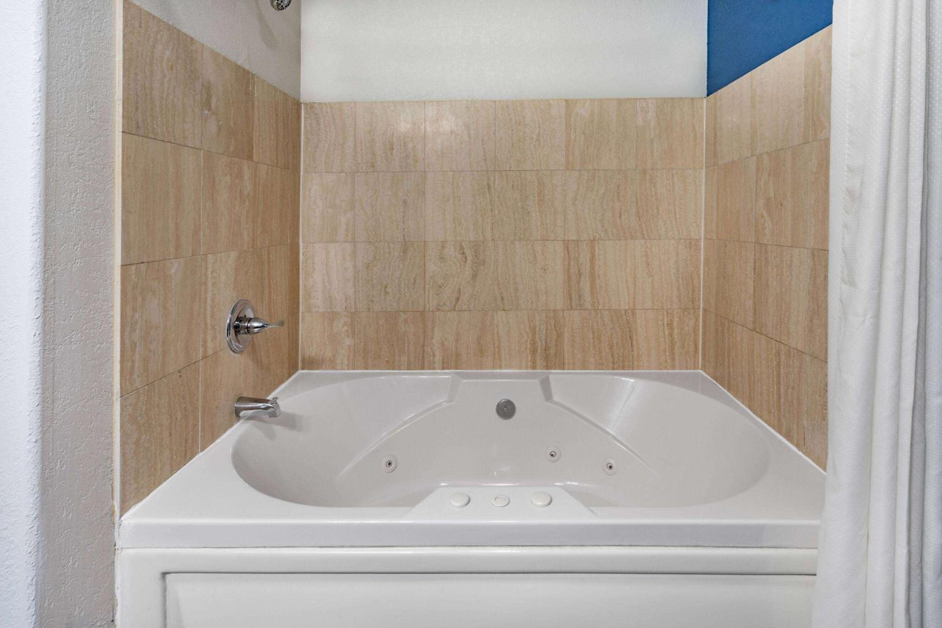 King Studio Suite - Non-Smoking - Photo 2