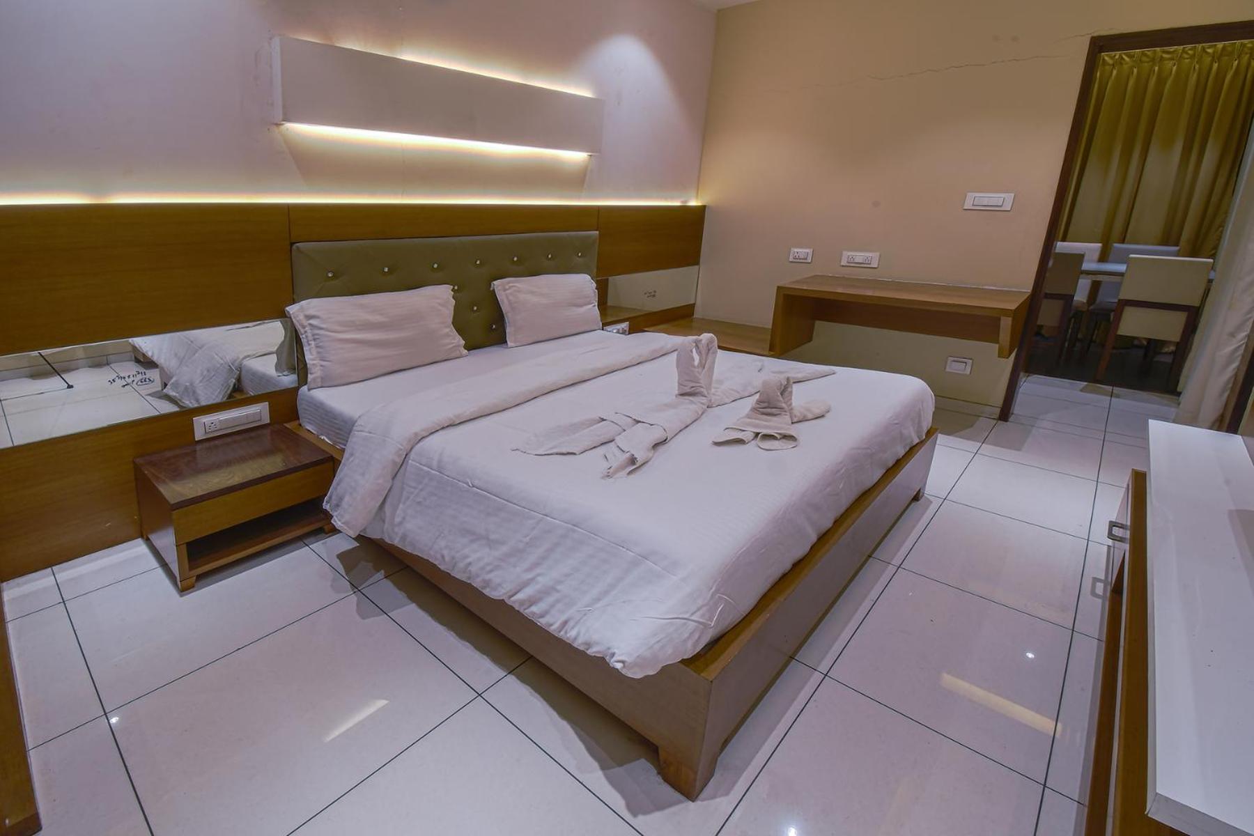 Deluxe Room - Photo 5