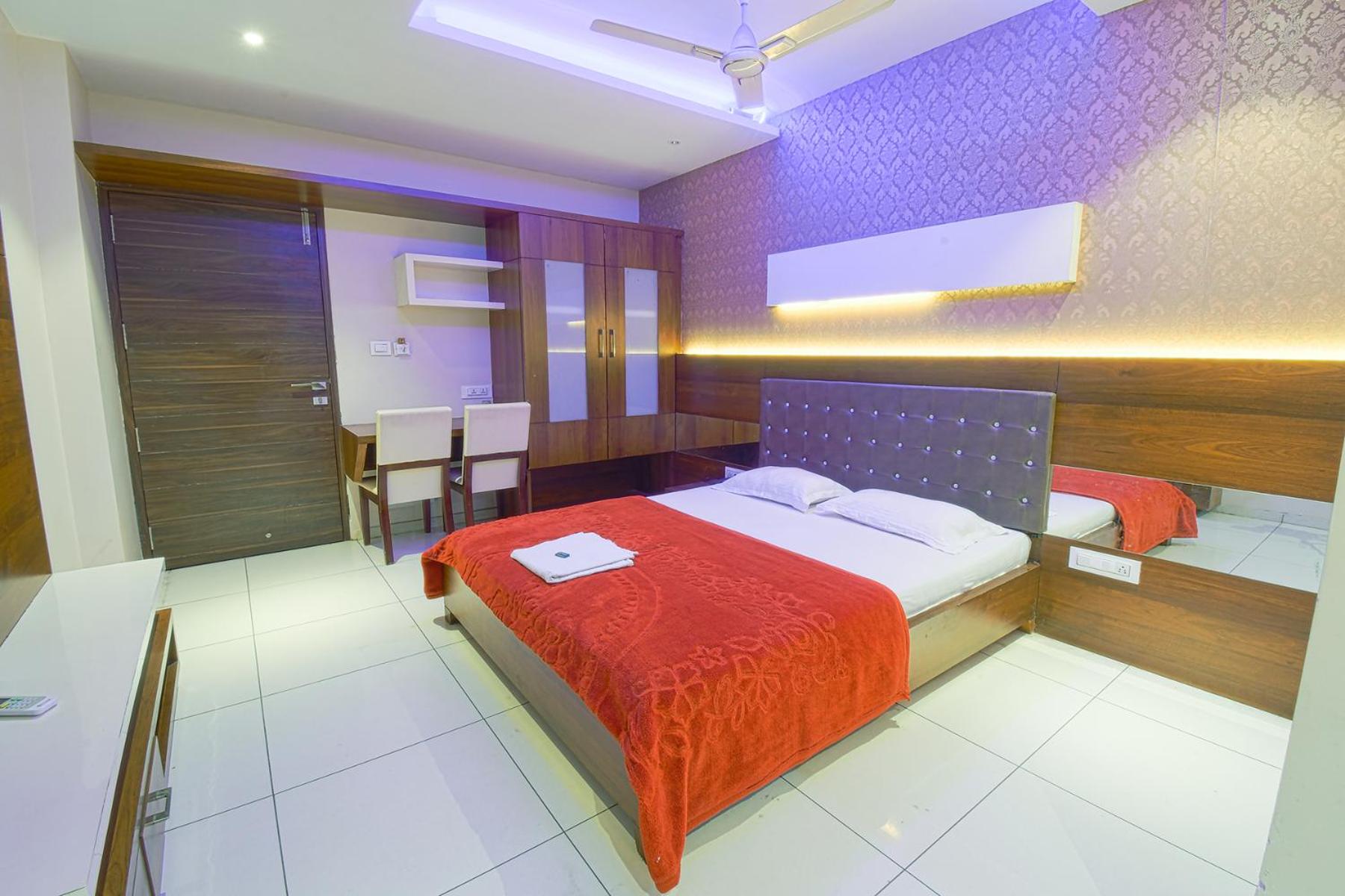 Deluxe Room - Photo 6