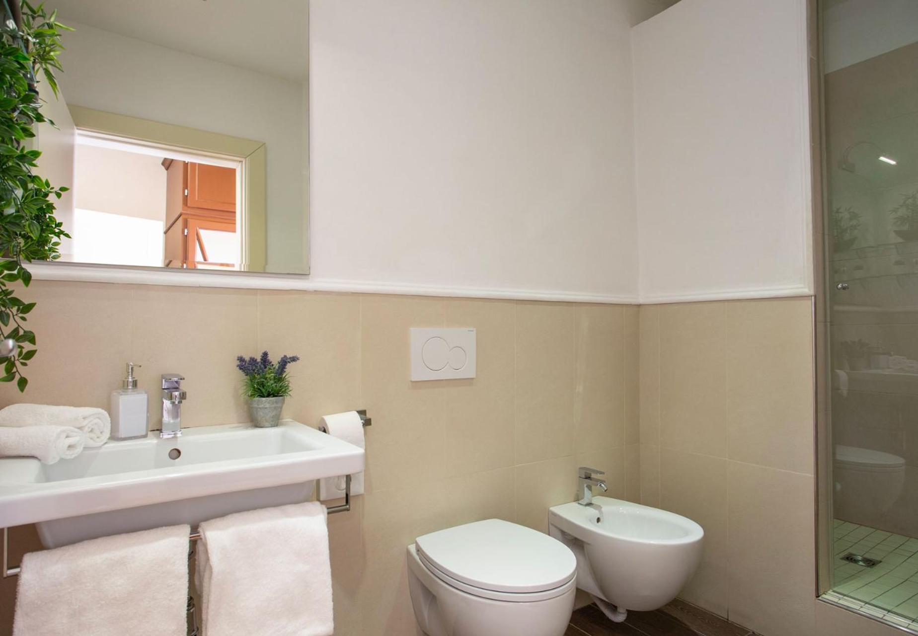 Queen Room photo 3
