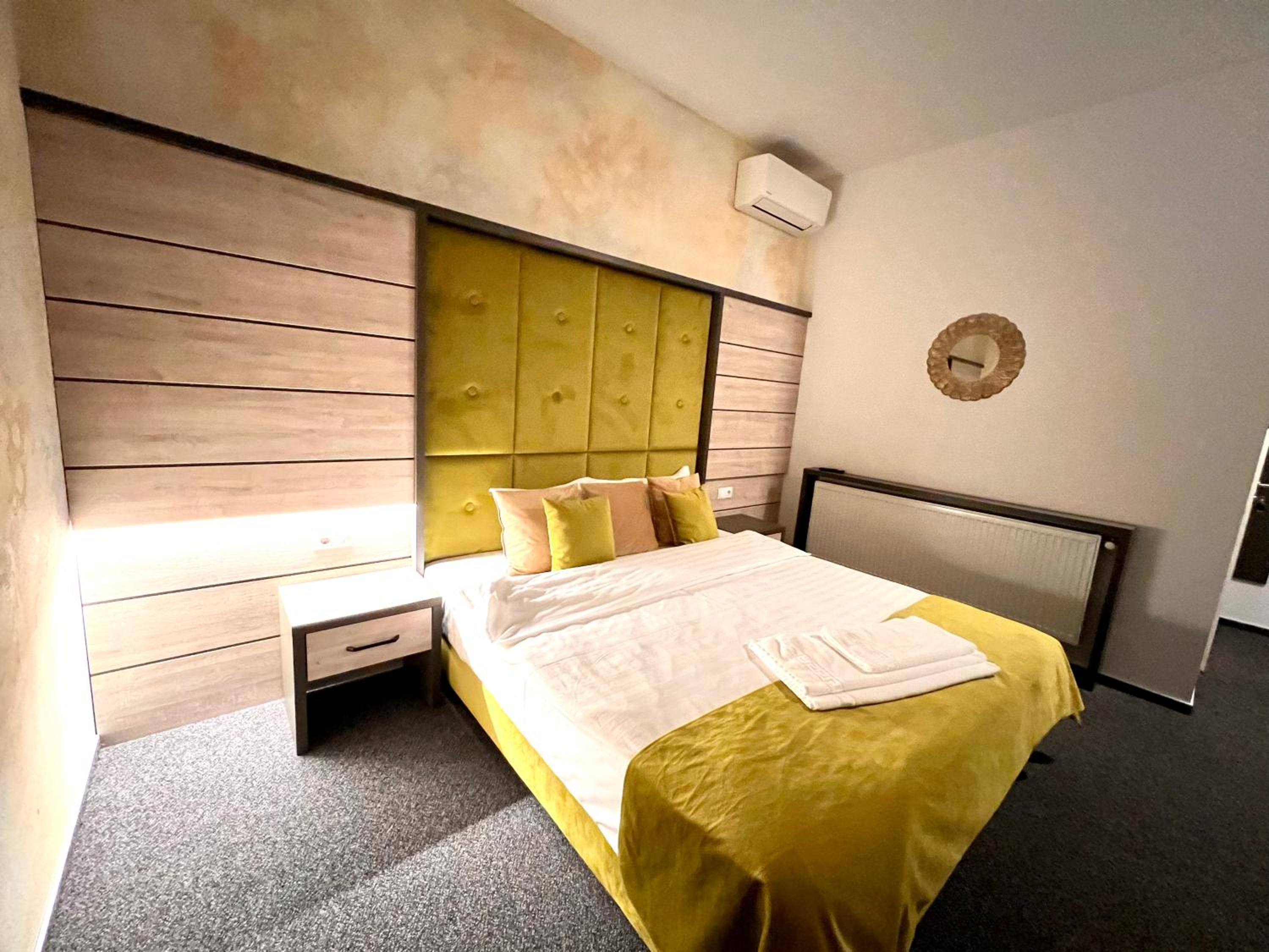 Superior King Room - Photo 15