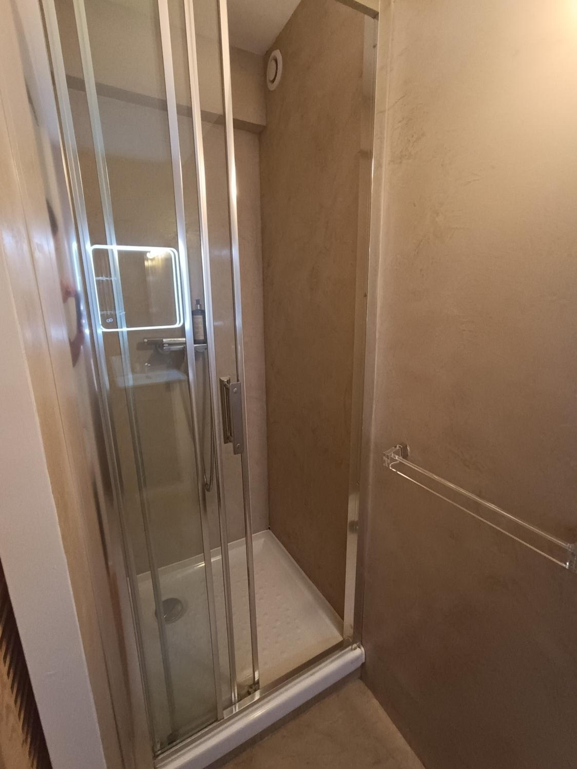 Deluxe Apartment photo 2