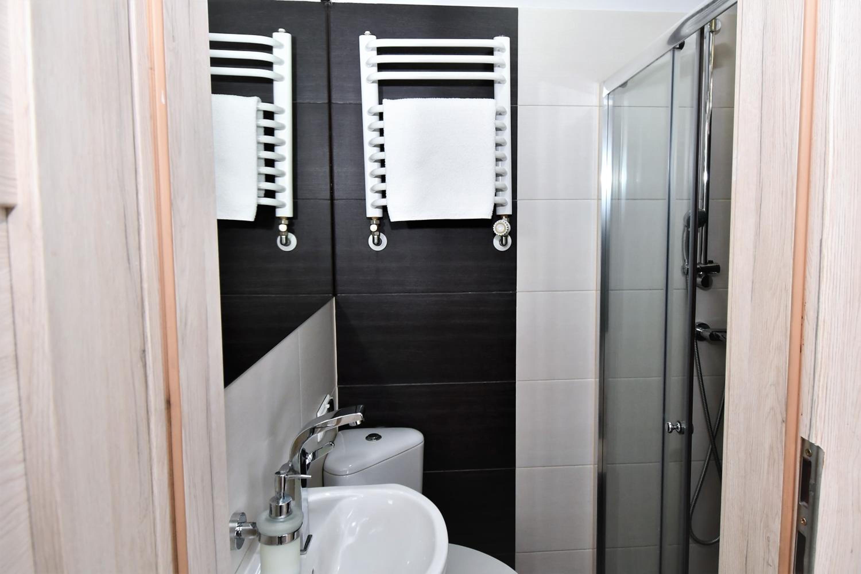 Quadruple Room - Photo 6
