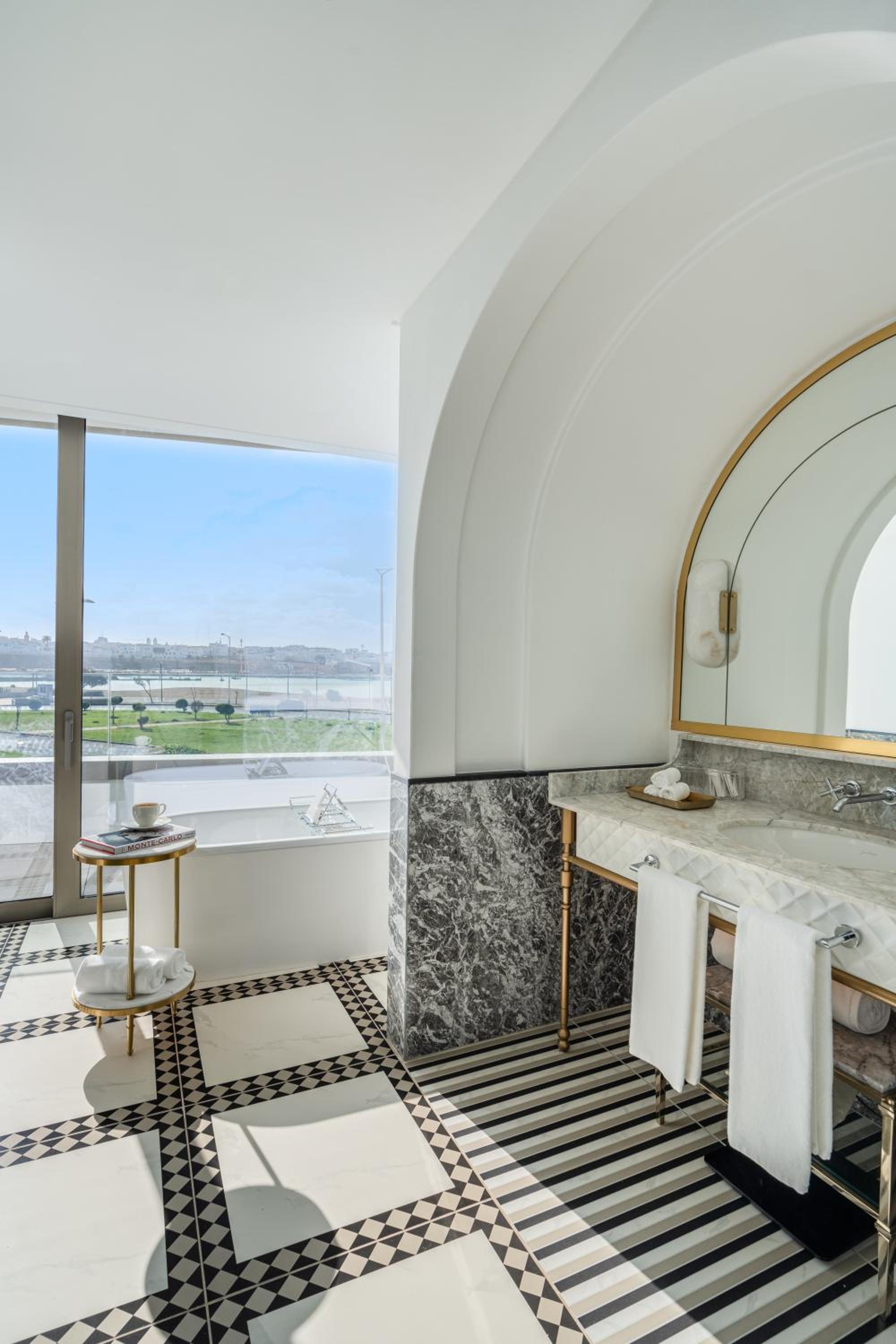 Heritage King Suite - Photo 6