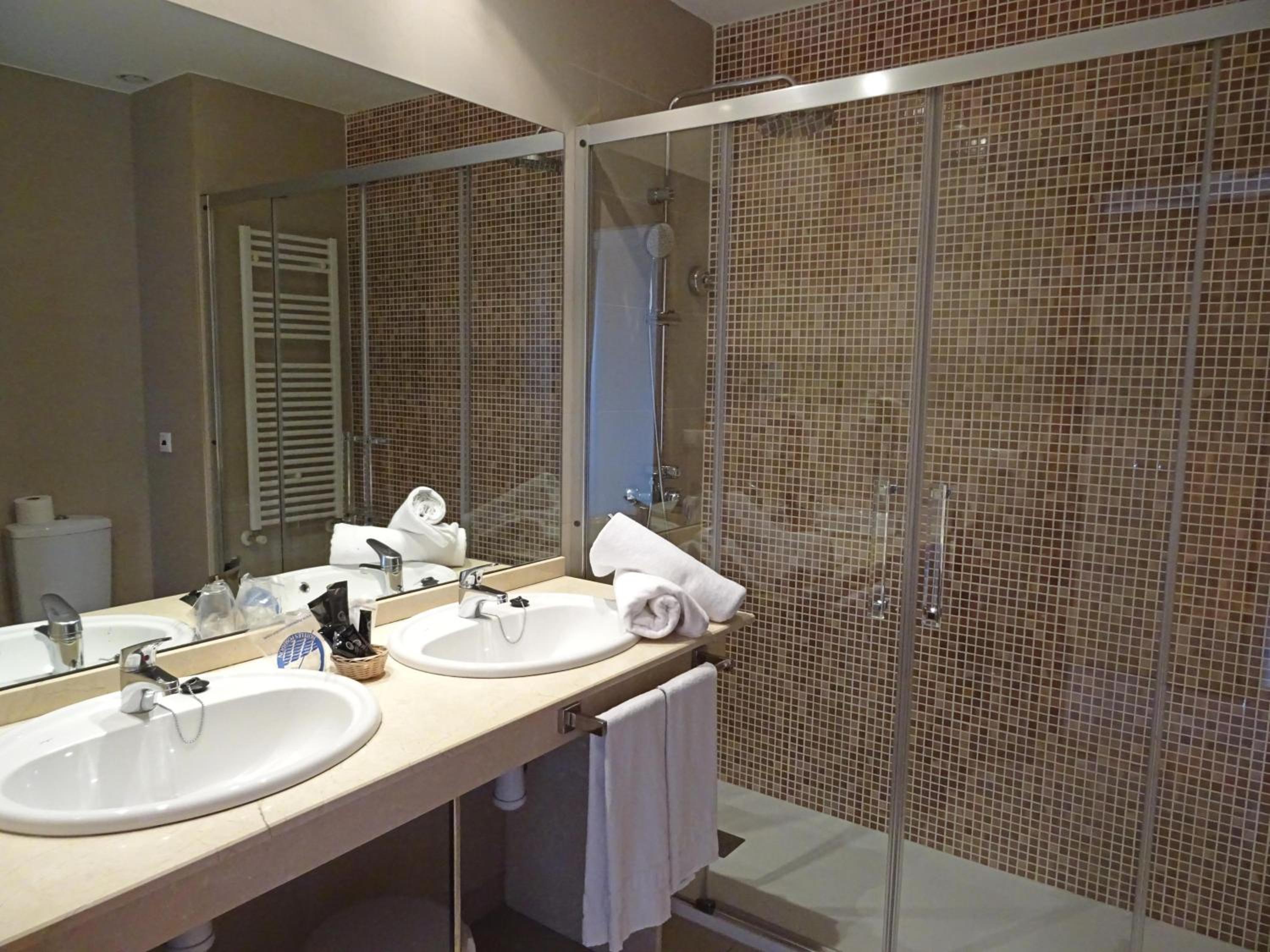 Junior Suite (2 Adults) - Photo 7