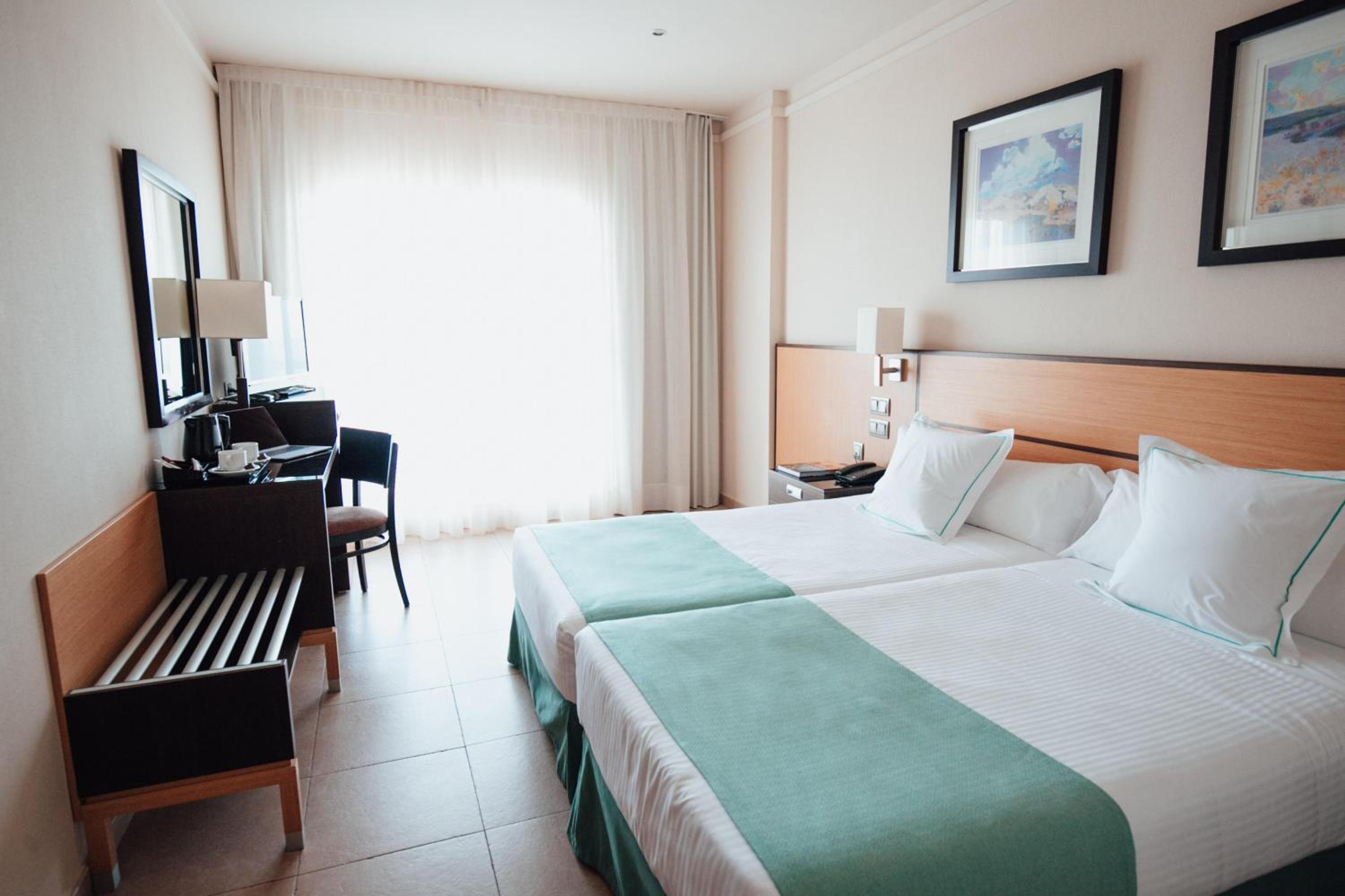 Double or Twin Room - Photo 4