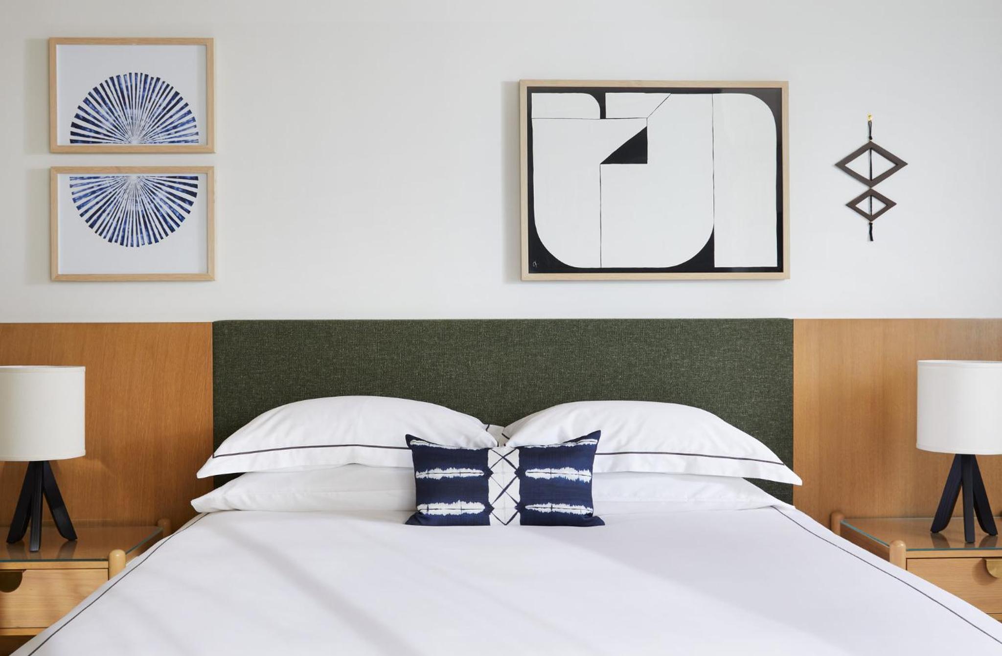 King Room with Mobility Accessible Roll-In Shower - Non-Smoking