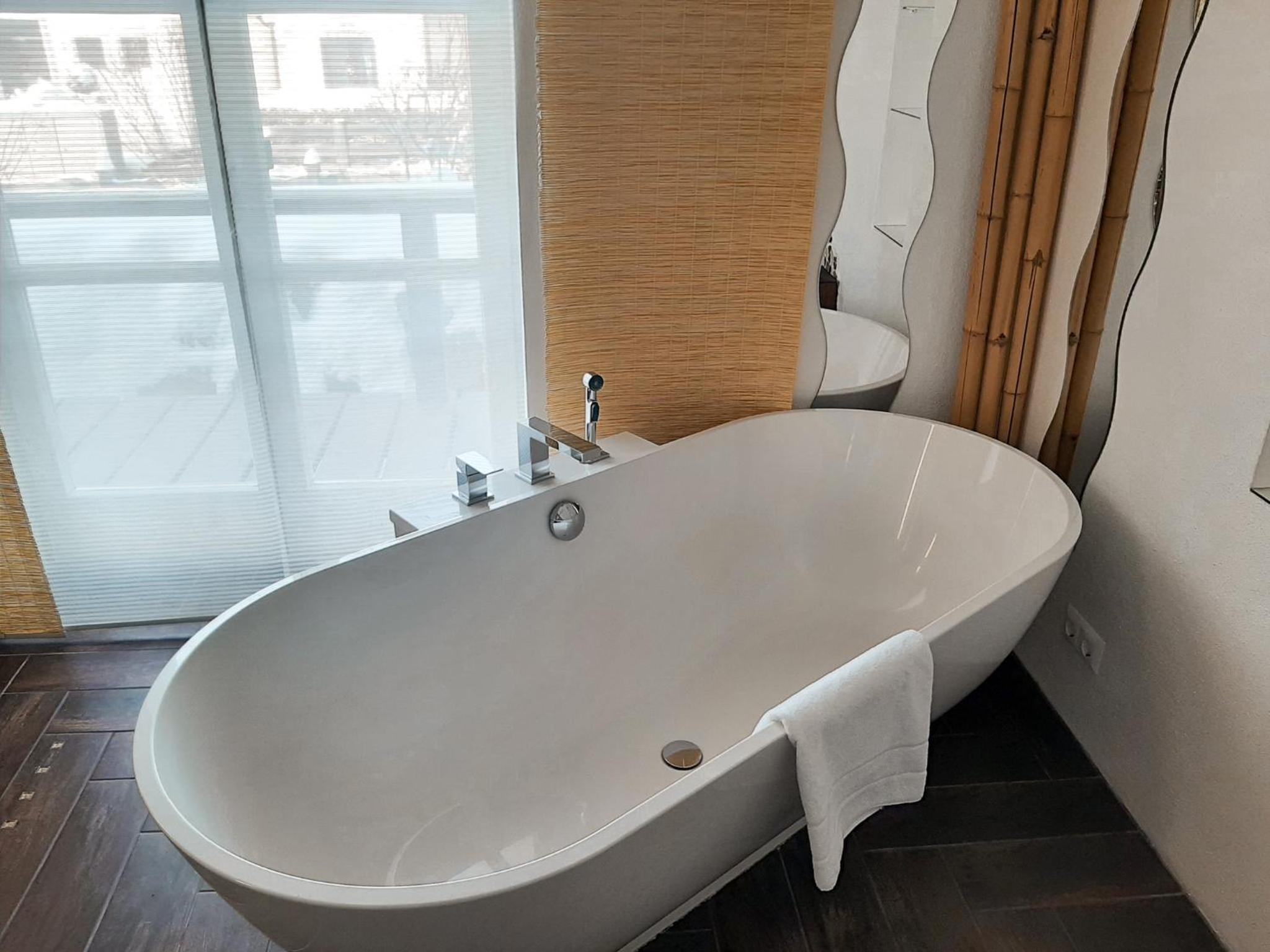 Deluxe Double Room with Balcony - Photo 2