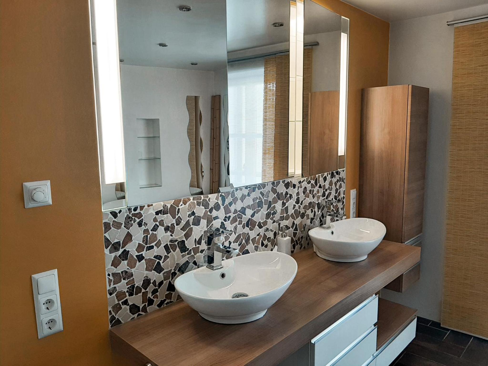 Deluxe Double Room with Balcony - Photo 3