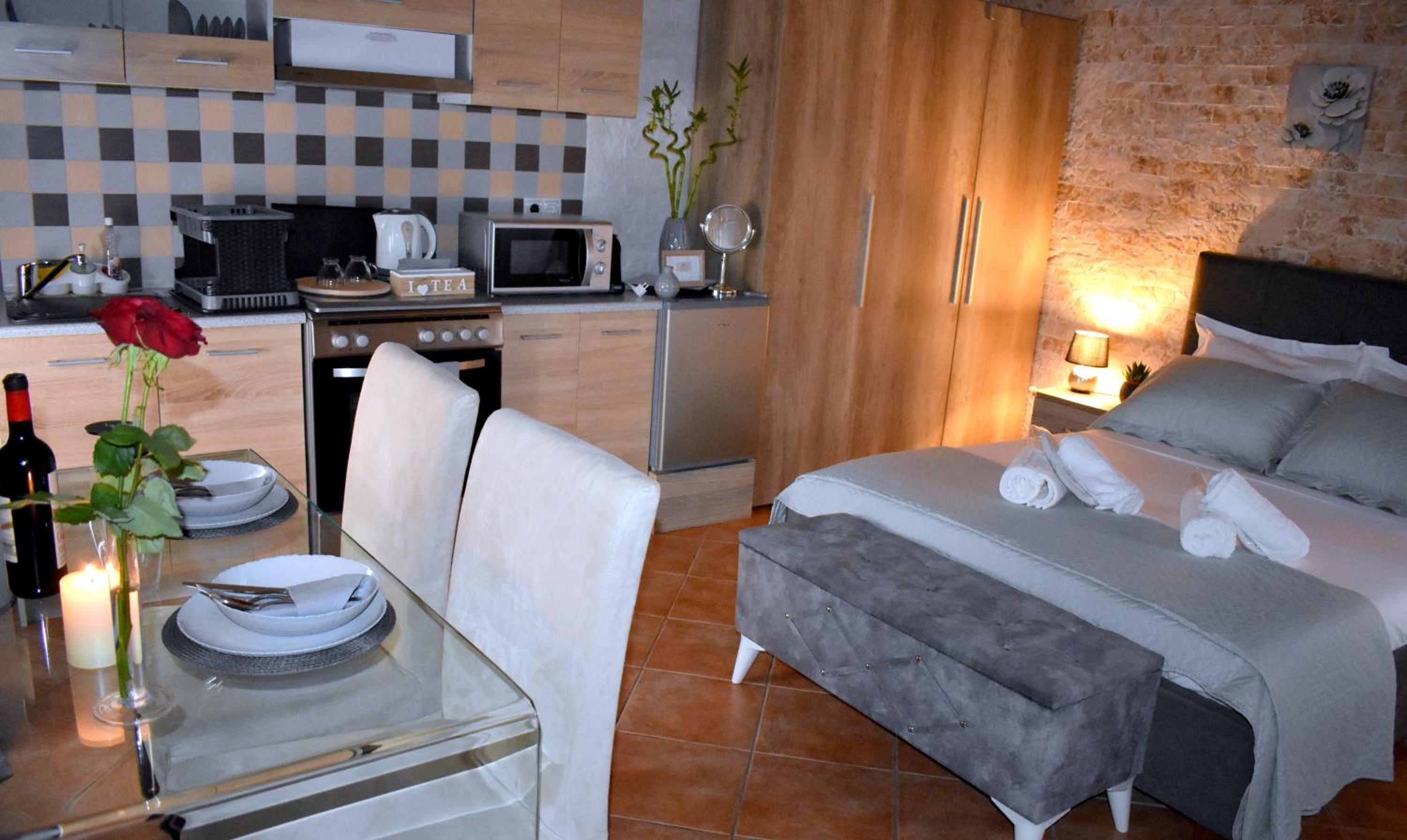 One-Bedroom Apartment - Photo 48