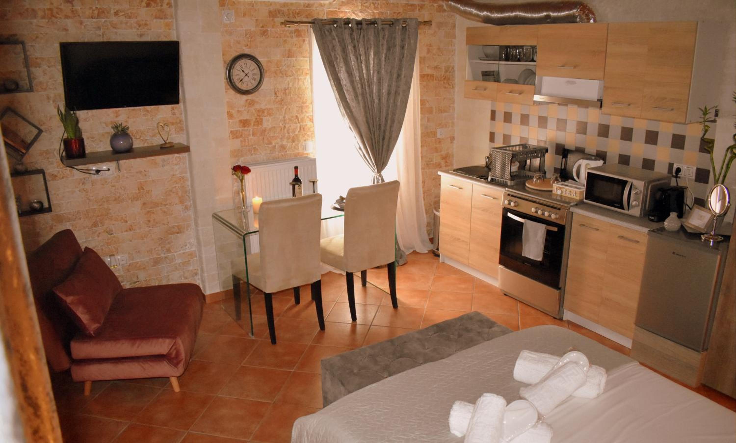 One-Bedroom Apartment - Photo 24