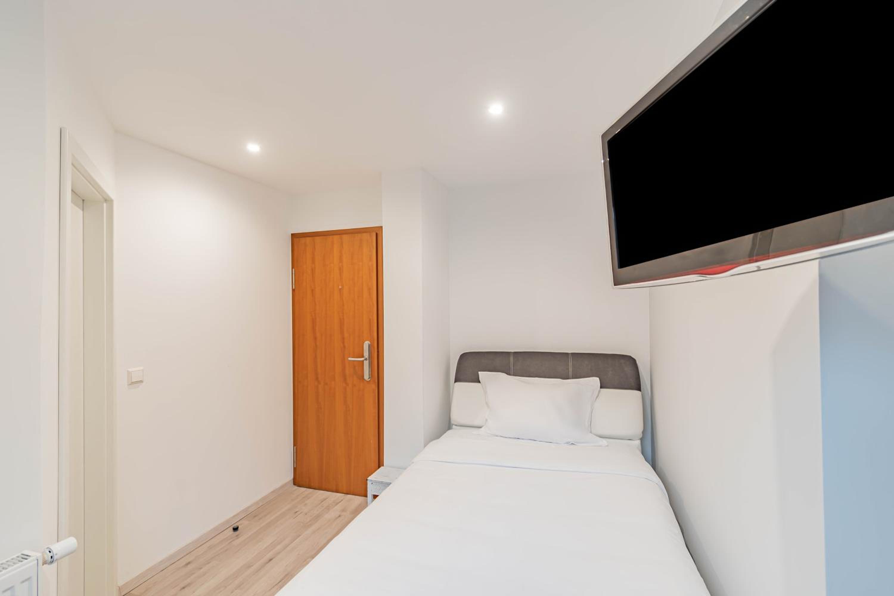 Single Room photo 1