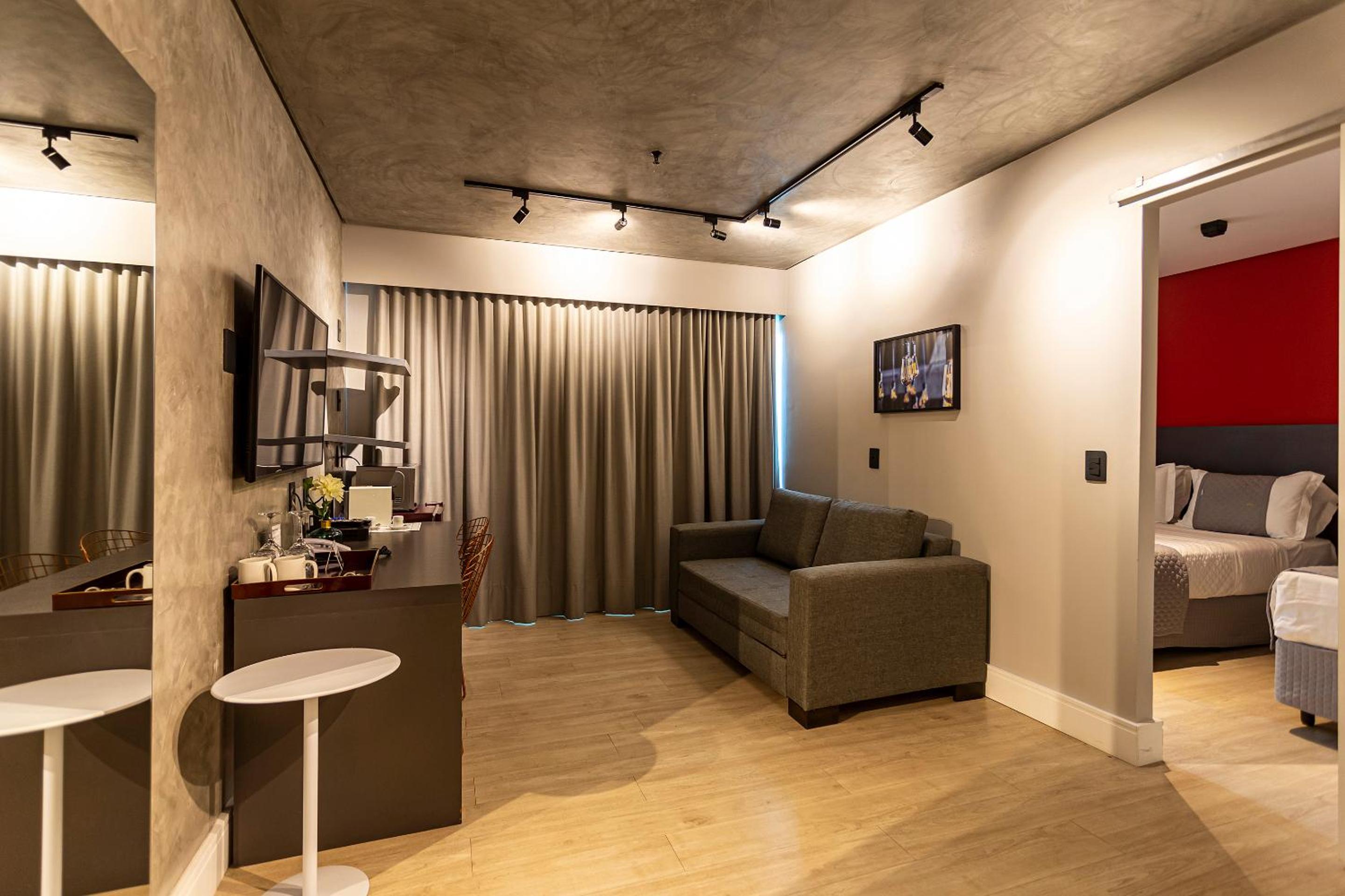 One-Bedroom Apartment - Photo 6