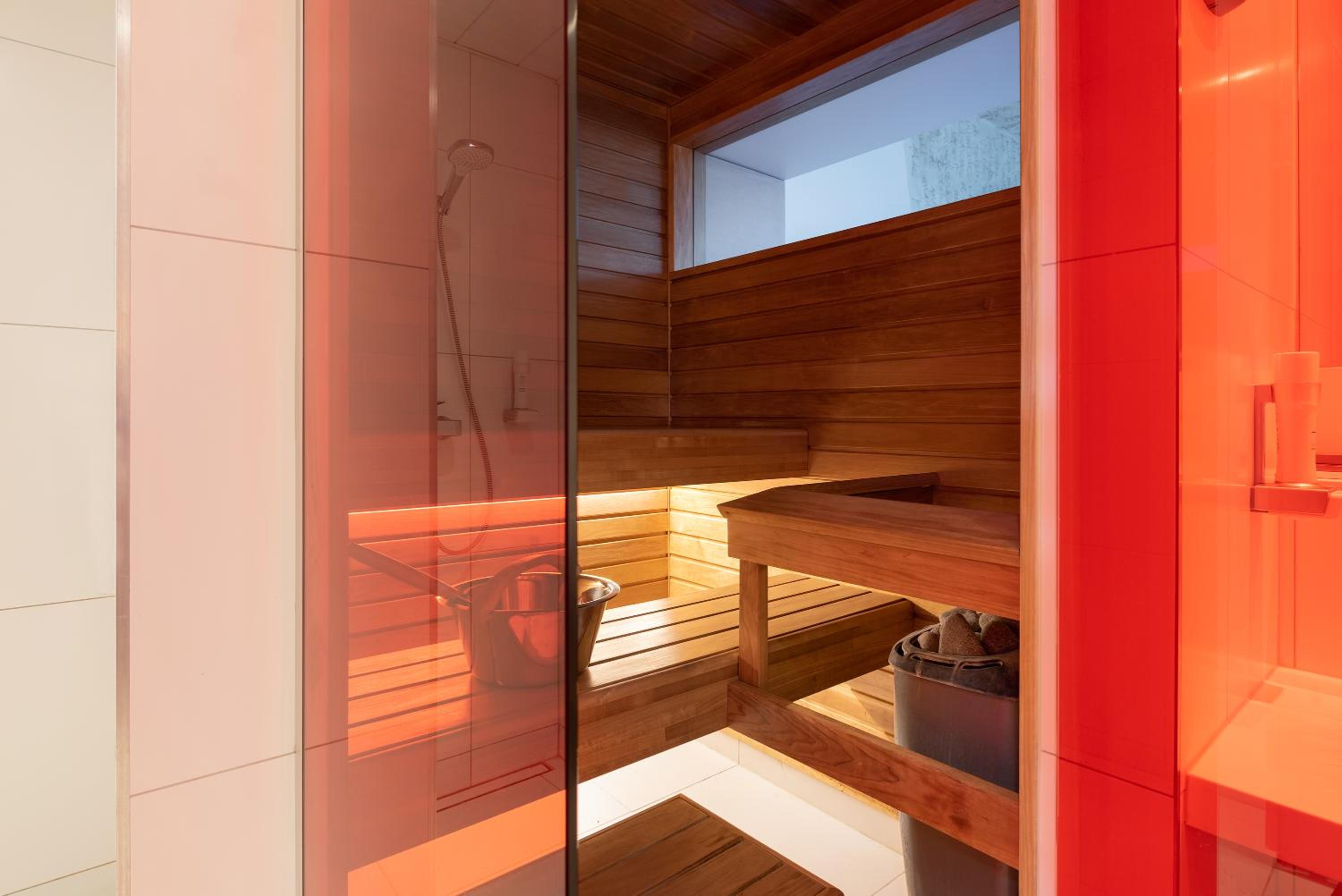 Premium Deluxe Room with Sauna - Photo 6