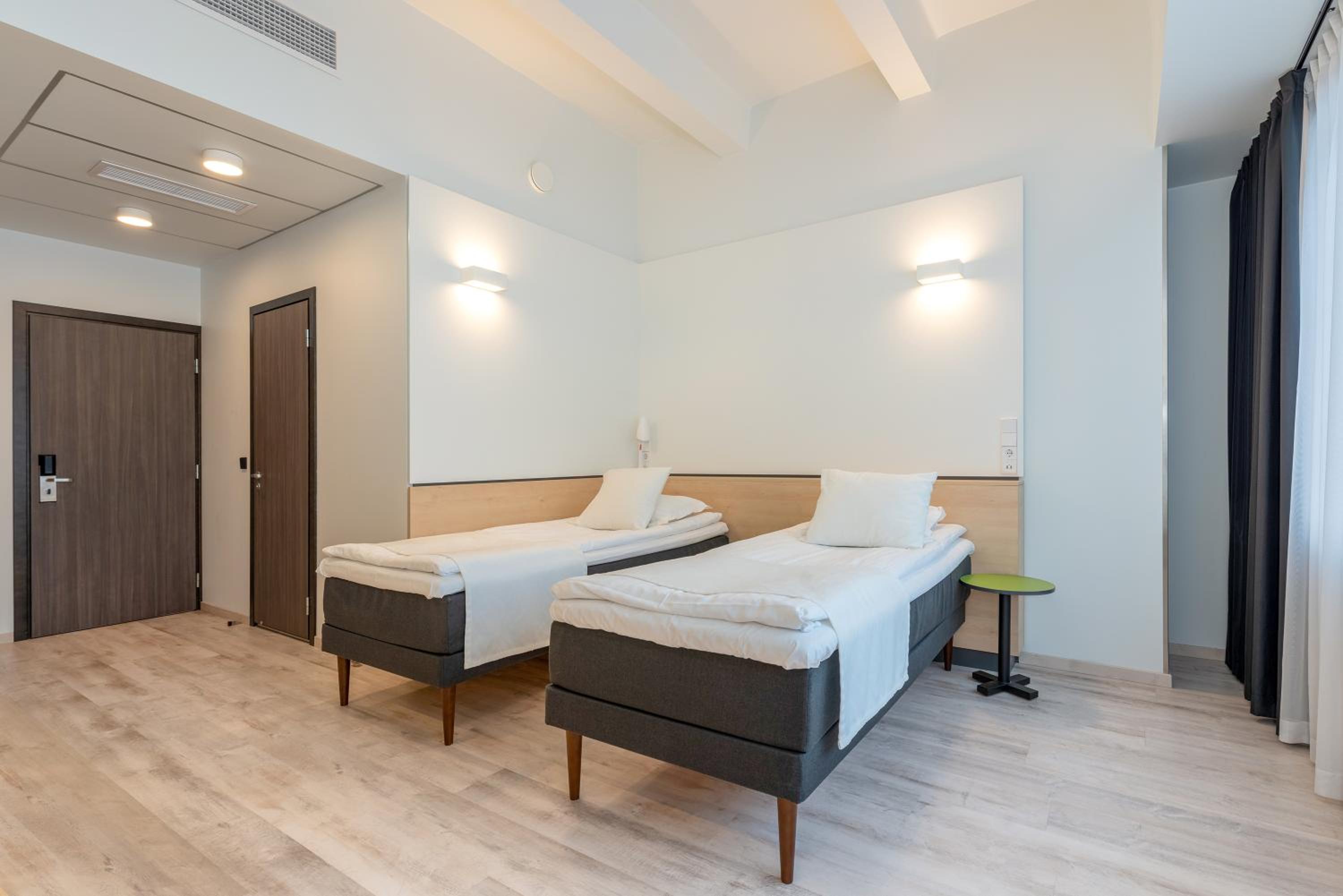 Standard Premium Twin Room - Photo 9