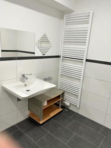 Apartment - Ground Floor photo 2