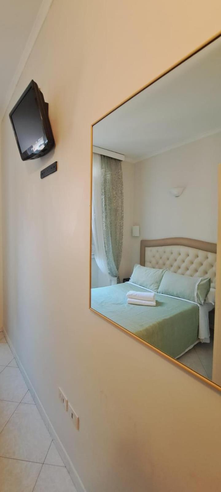 Small Double Room photo 3