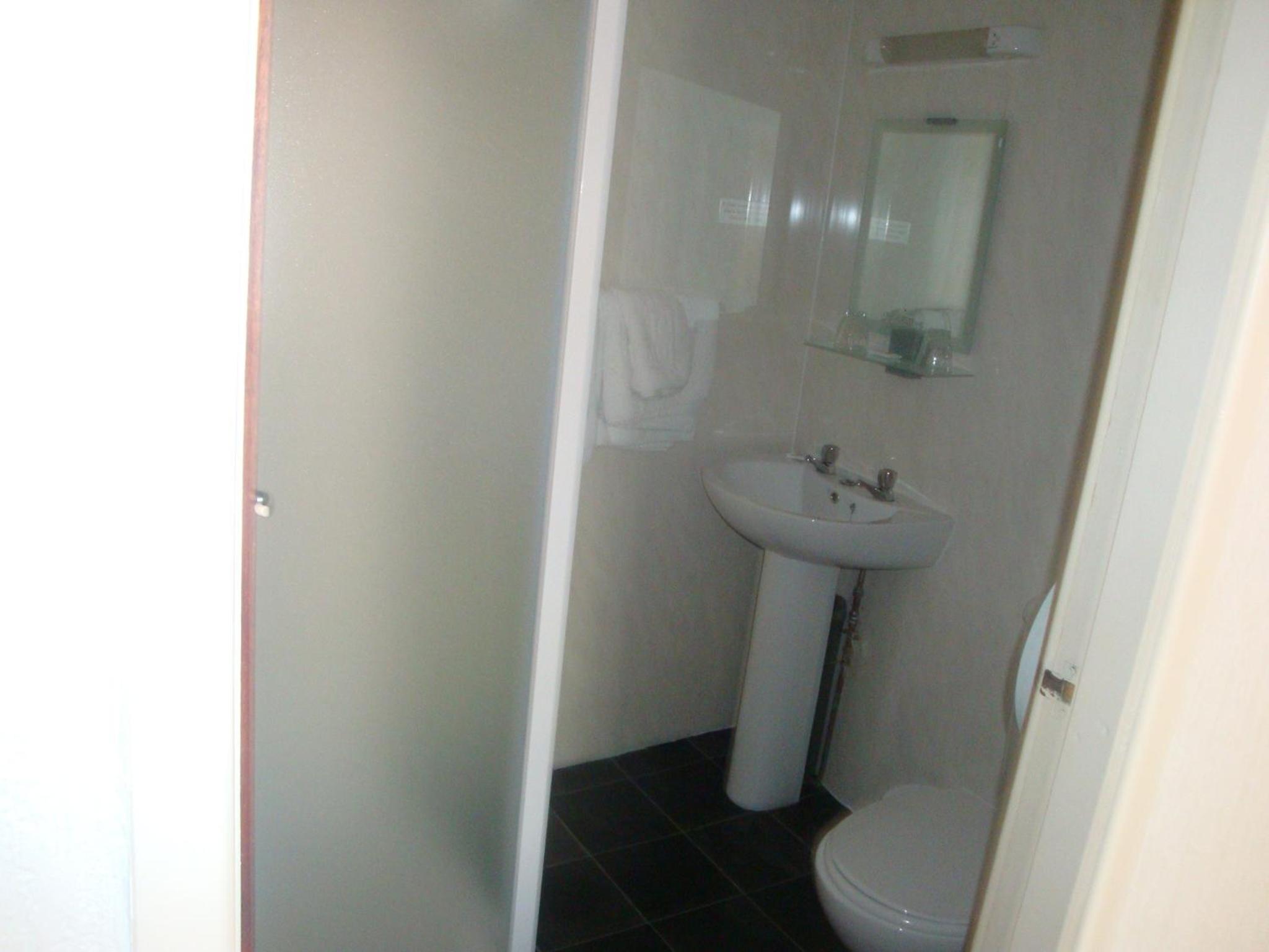 Small Double or Twin Room photo 3
