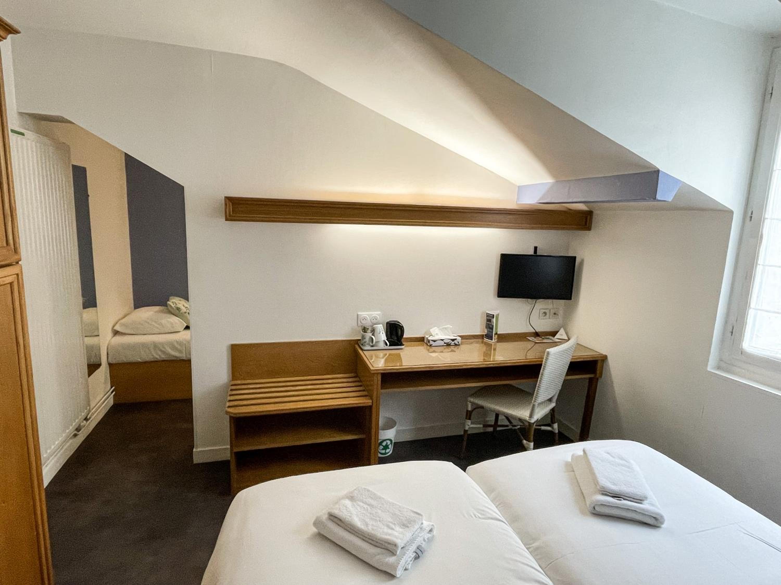 Superior Triple Room photo 3