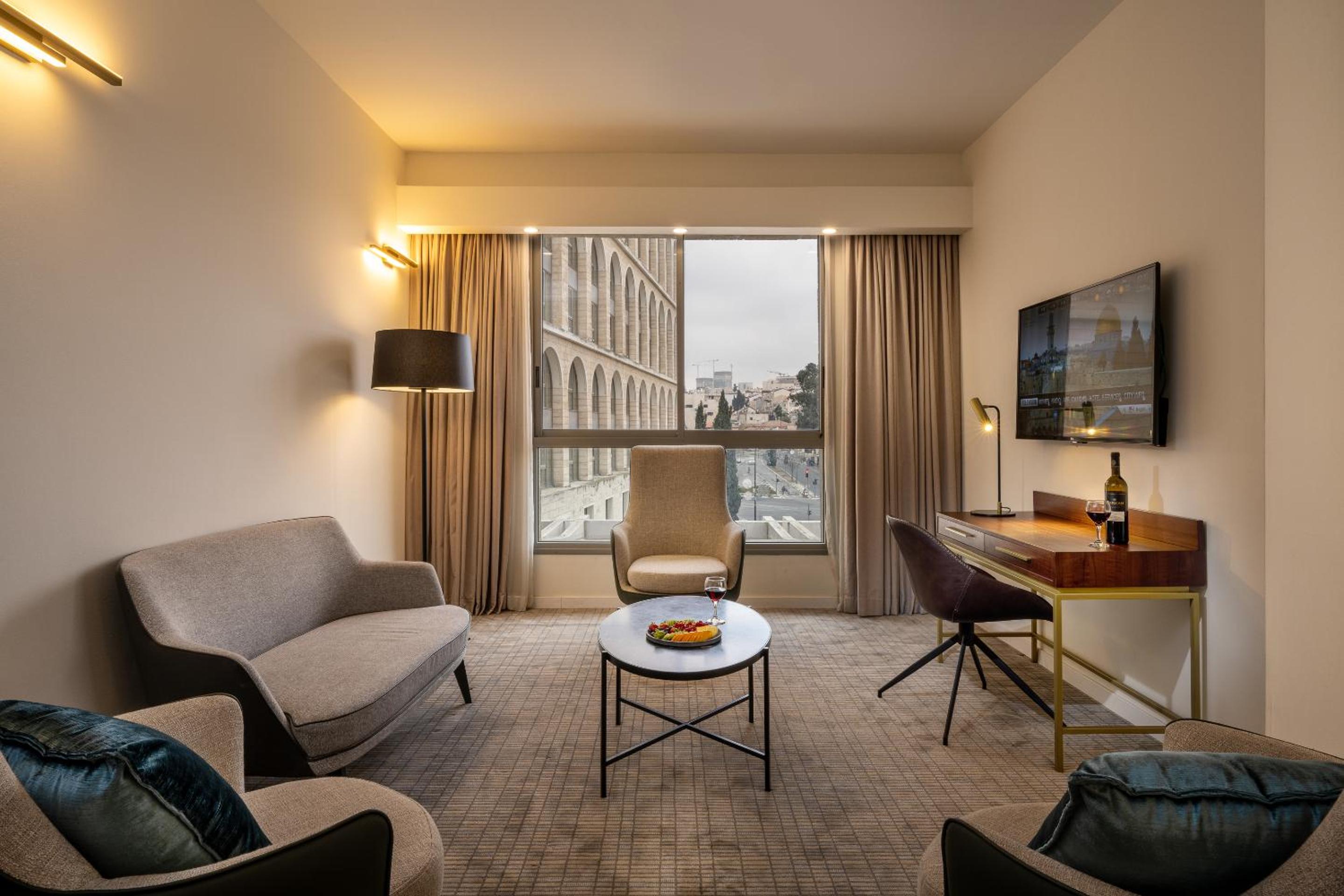 Premium Suite - Photo 4