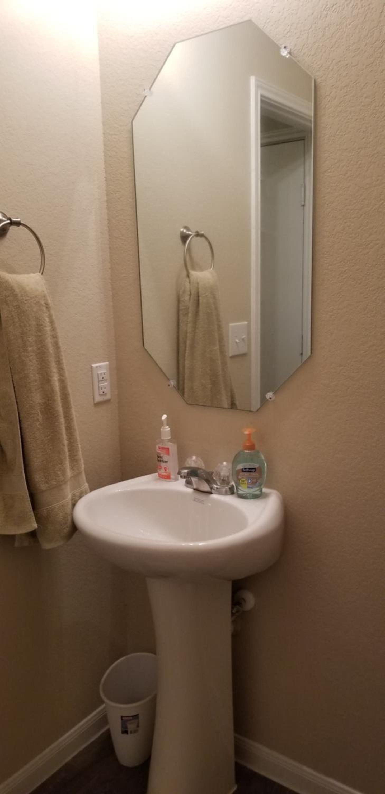 Single Room With Shared Bathroom photo 3