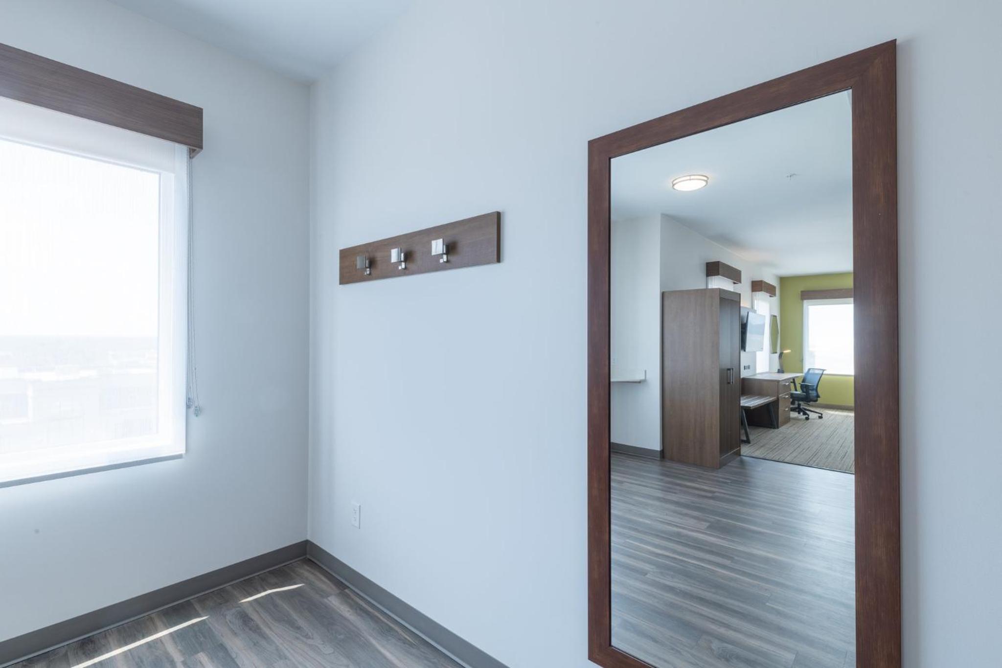 Standard King Room - Photo 2