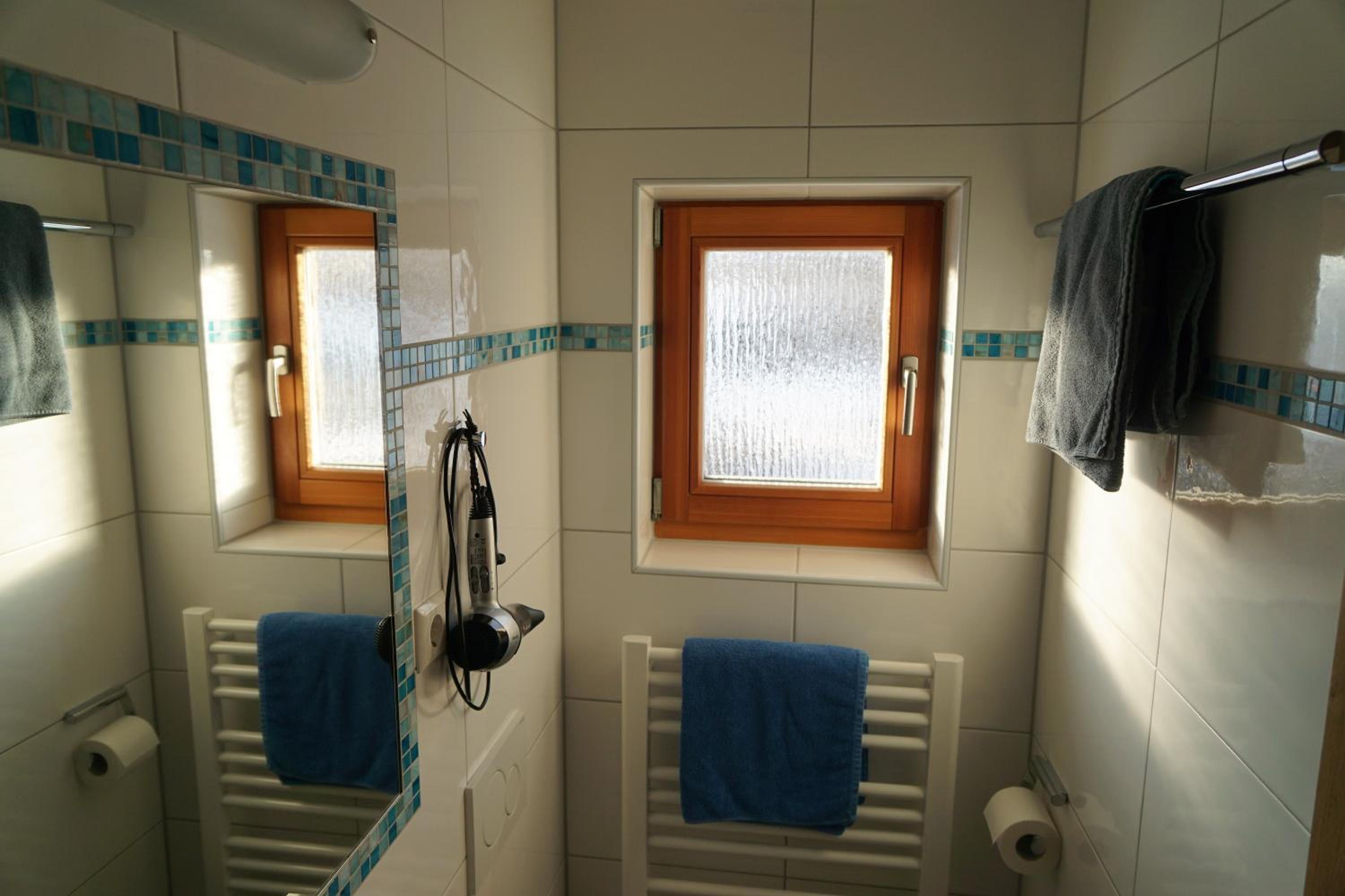 Double Room with Balcony - Photo 2