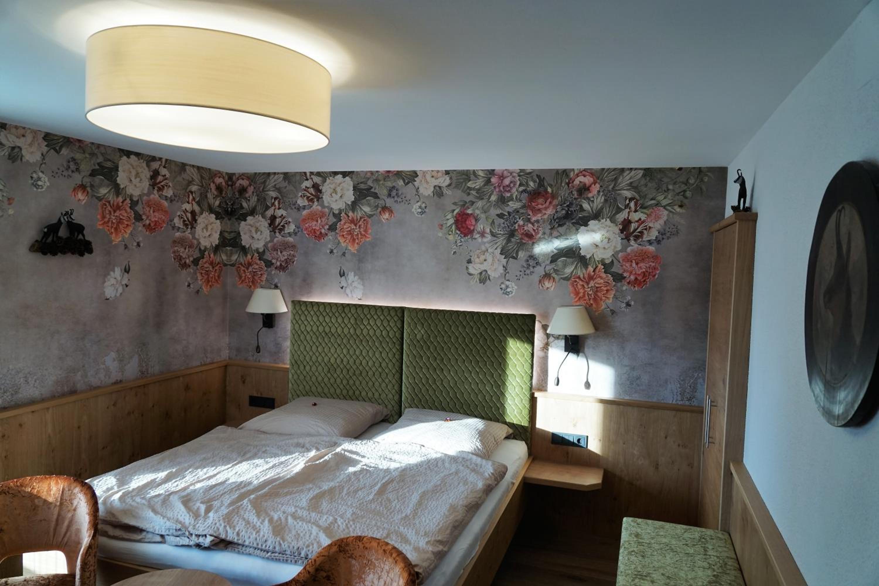 Double Room with Balcony - Photo 13