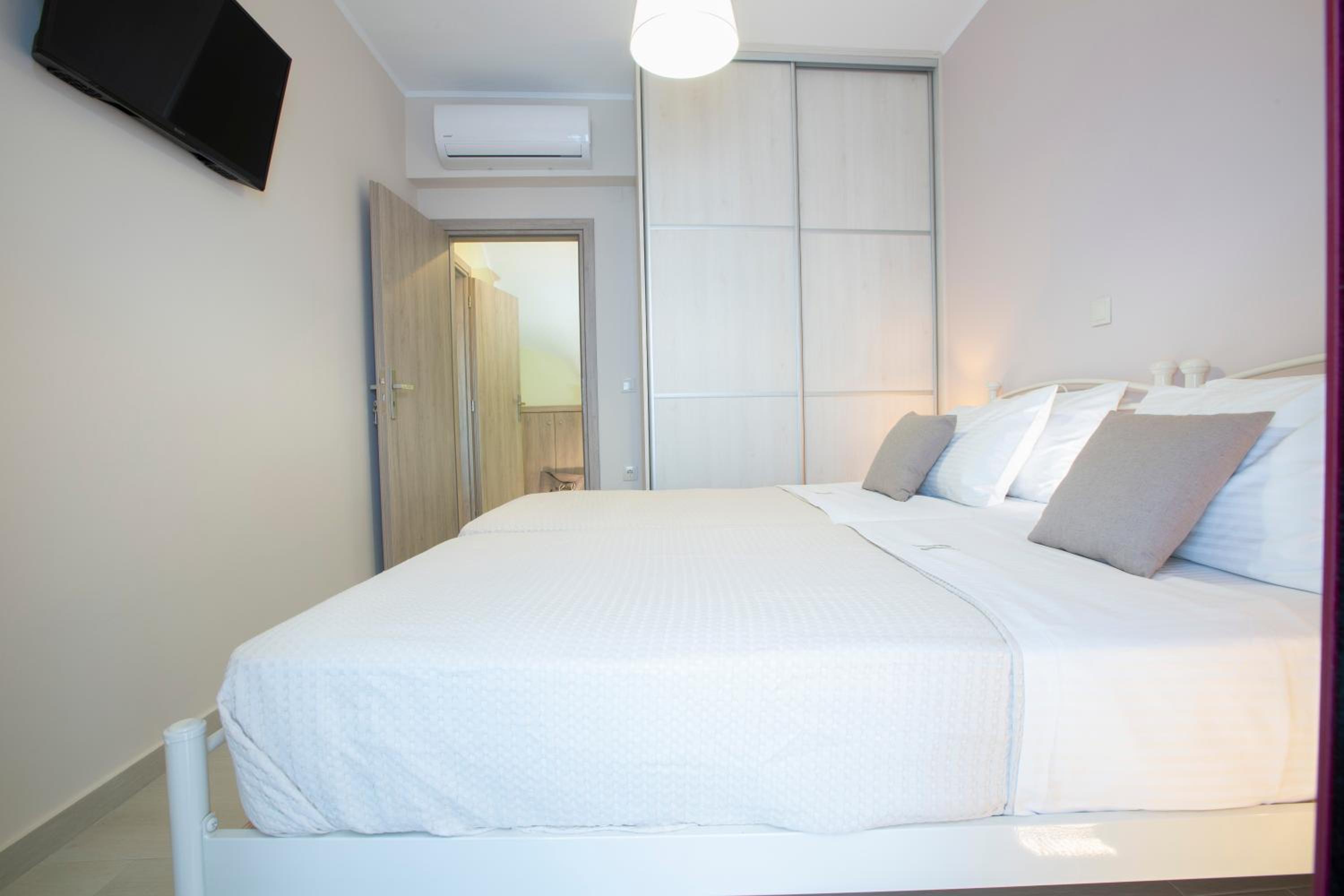 Three-Bedroom Villa photo 3