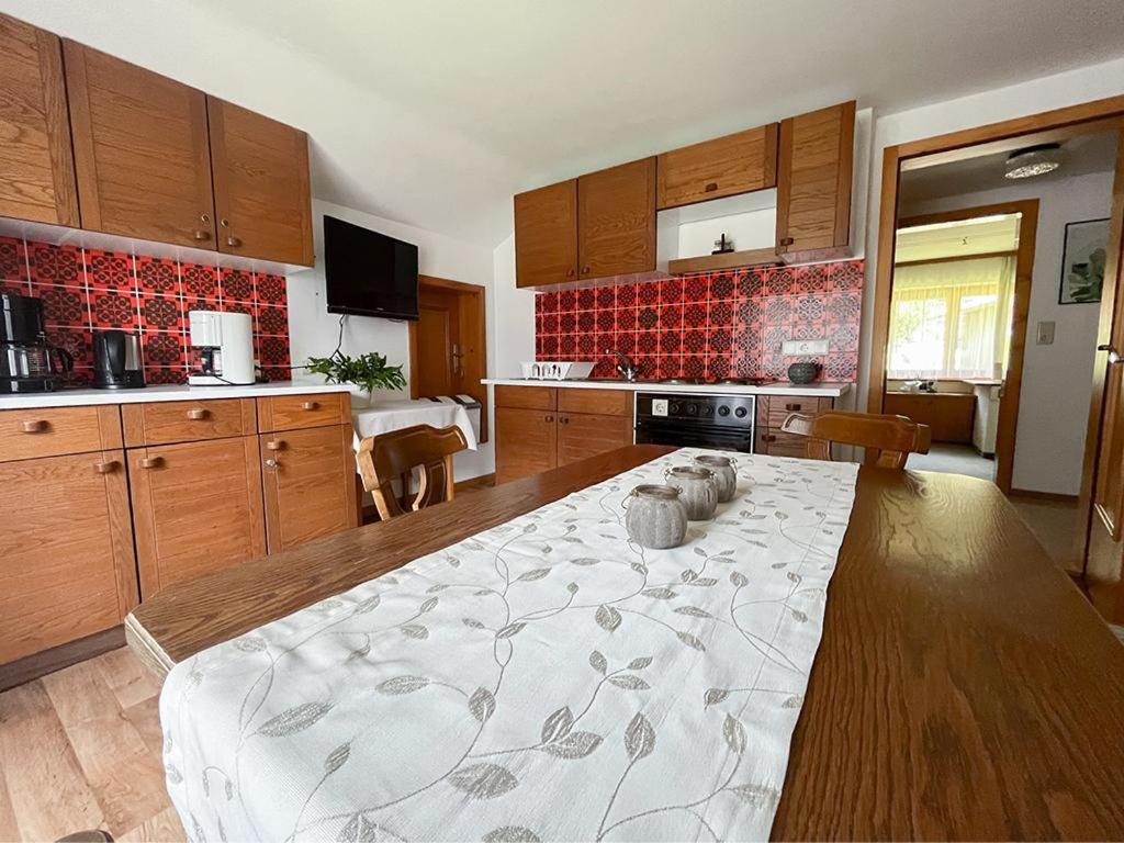 Two-Bedroom Apartment with Shower  photo 2