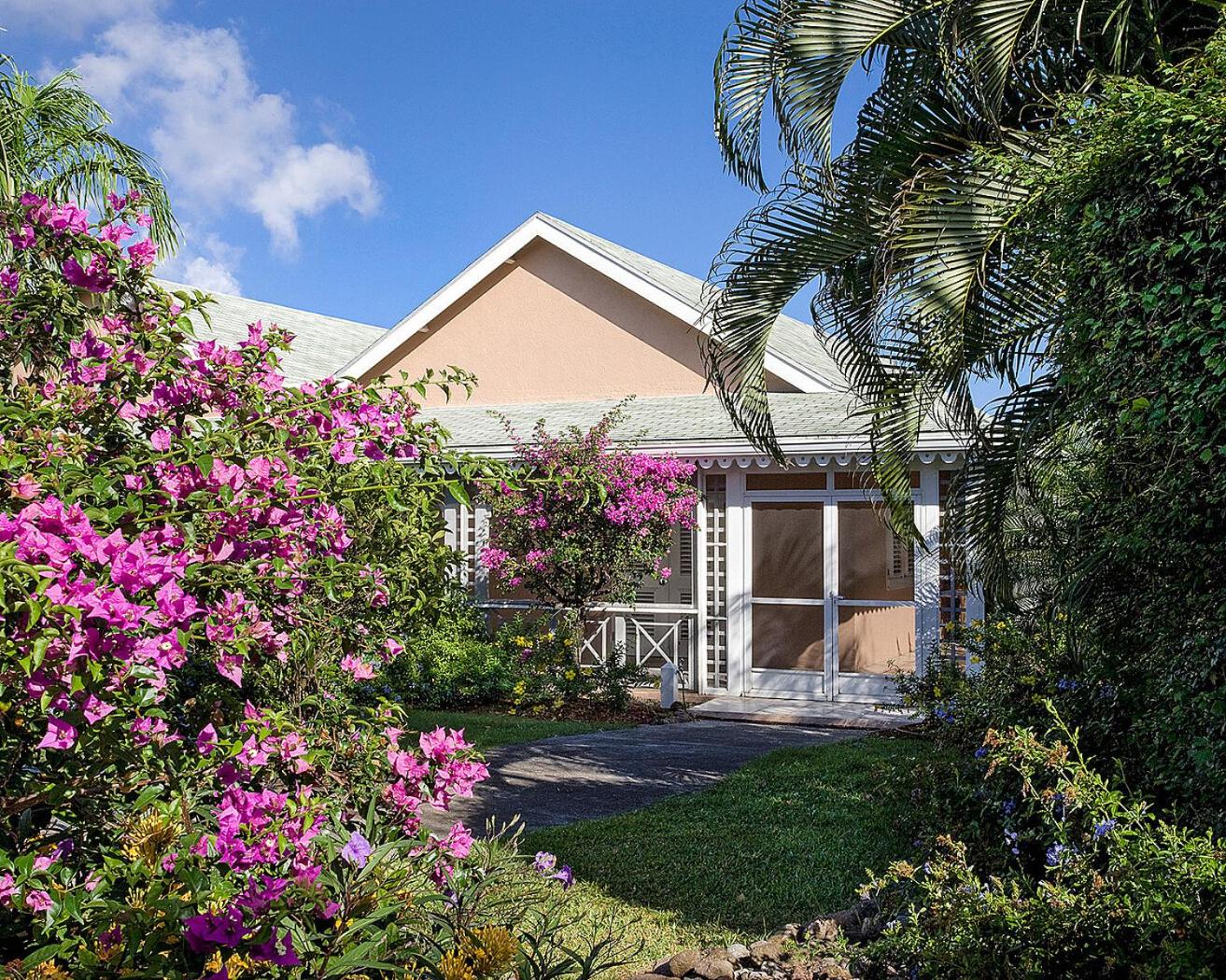 Two-Bedroom Residence with Private Pool photo 1