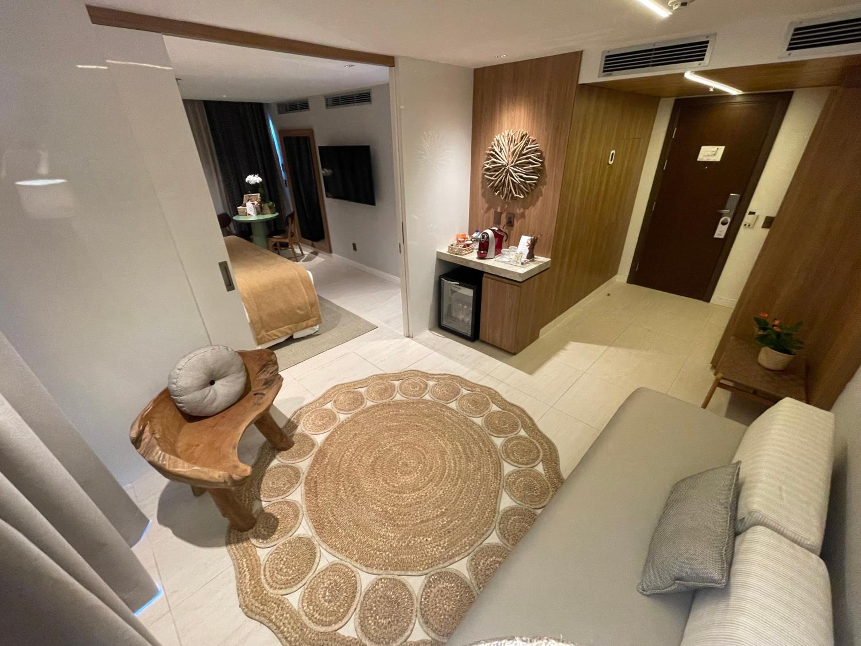 Lounge Suite with Private Pool and Hot Tub thumbnail 5