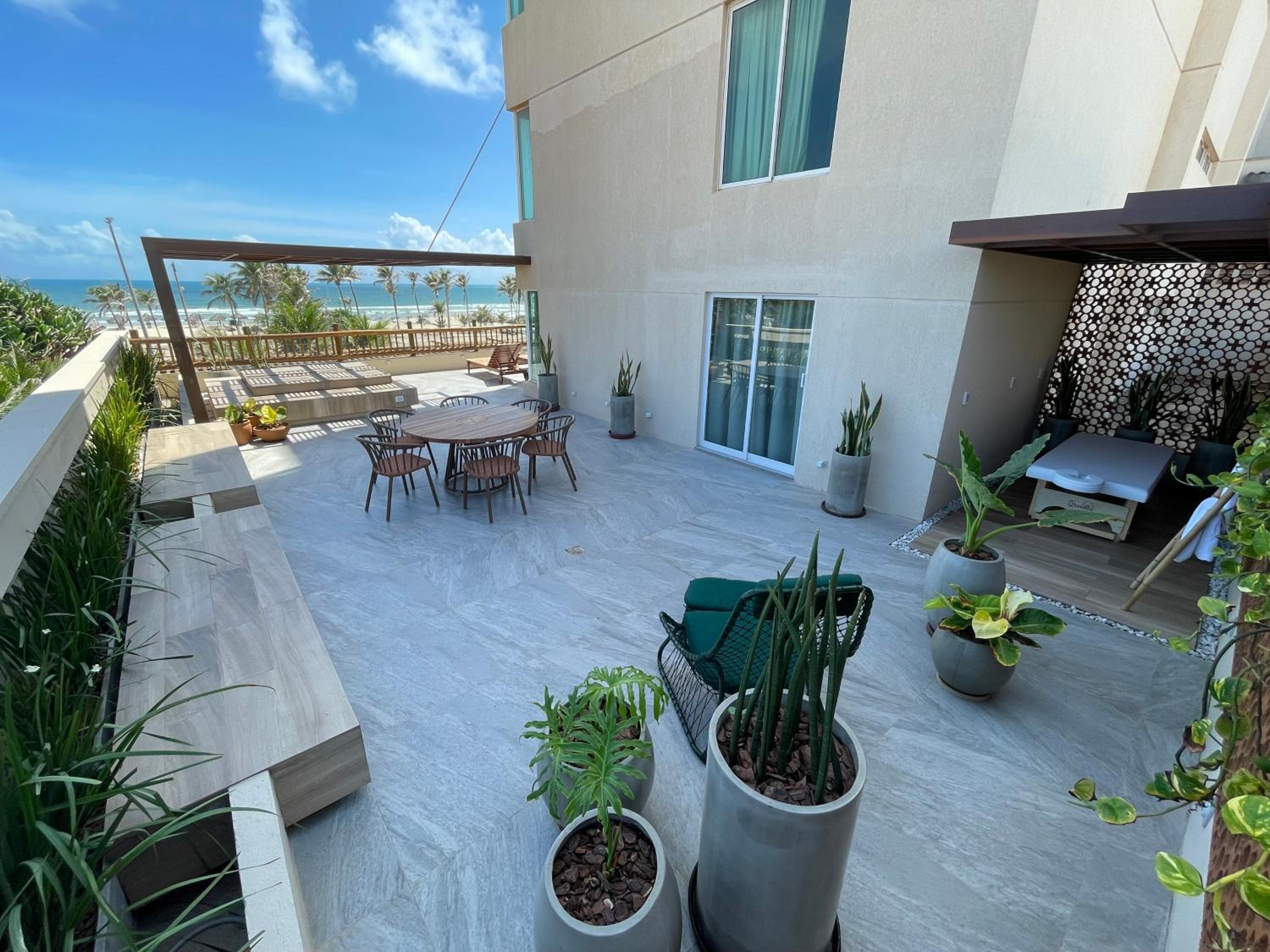 Lounge Suite with Private Pool and Hot Tub thumbnail 5