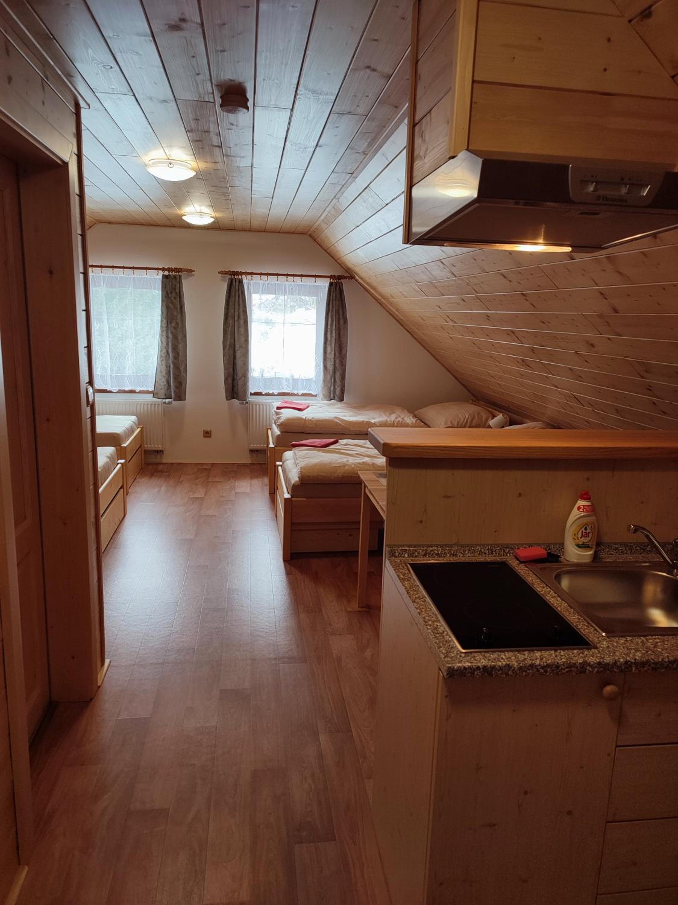 Quadruple Room with Private Bathroom photo 2