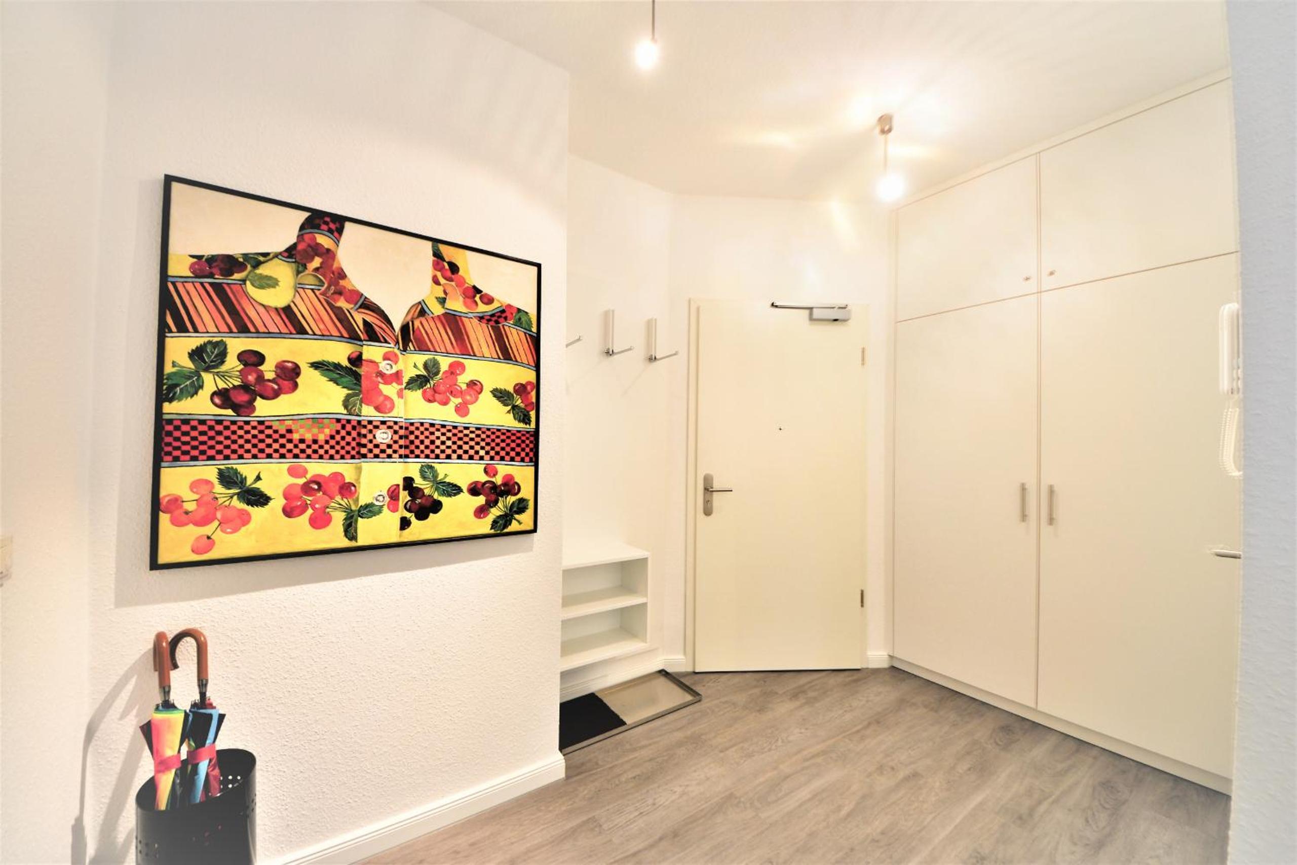 Apartment with Balcony photo 3