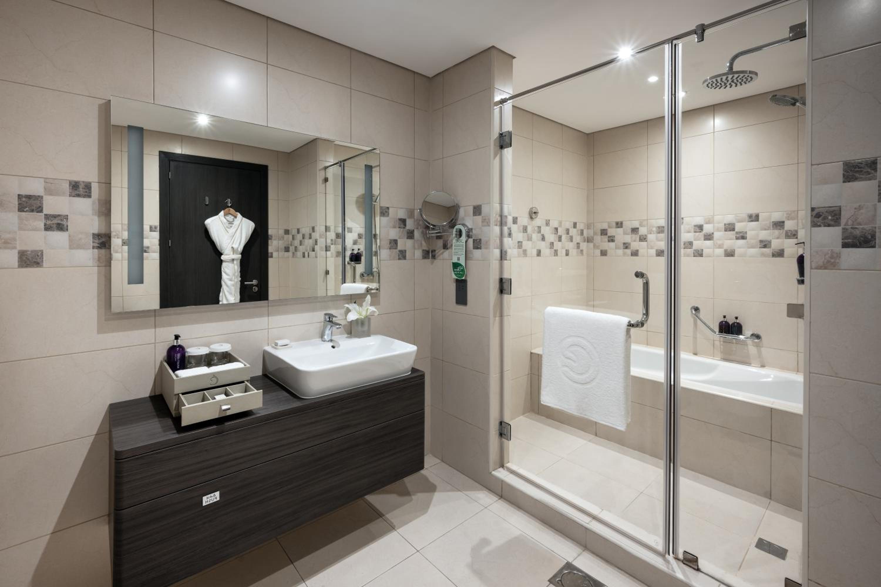 One Bedroom Seaview Residence - Photo 5