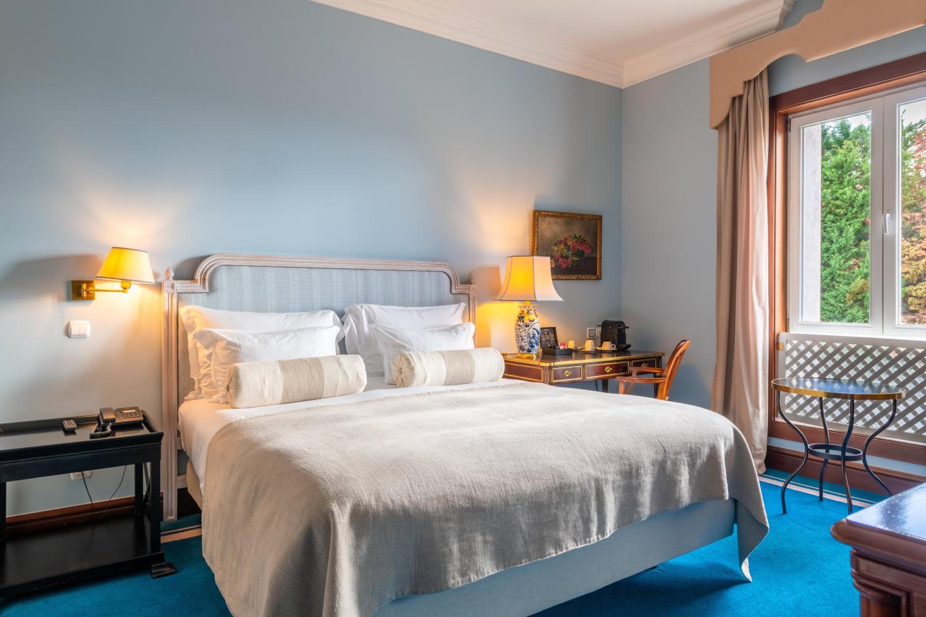 Deluxe Room with City View - Photo 2