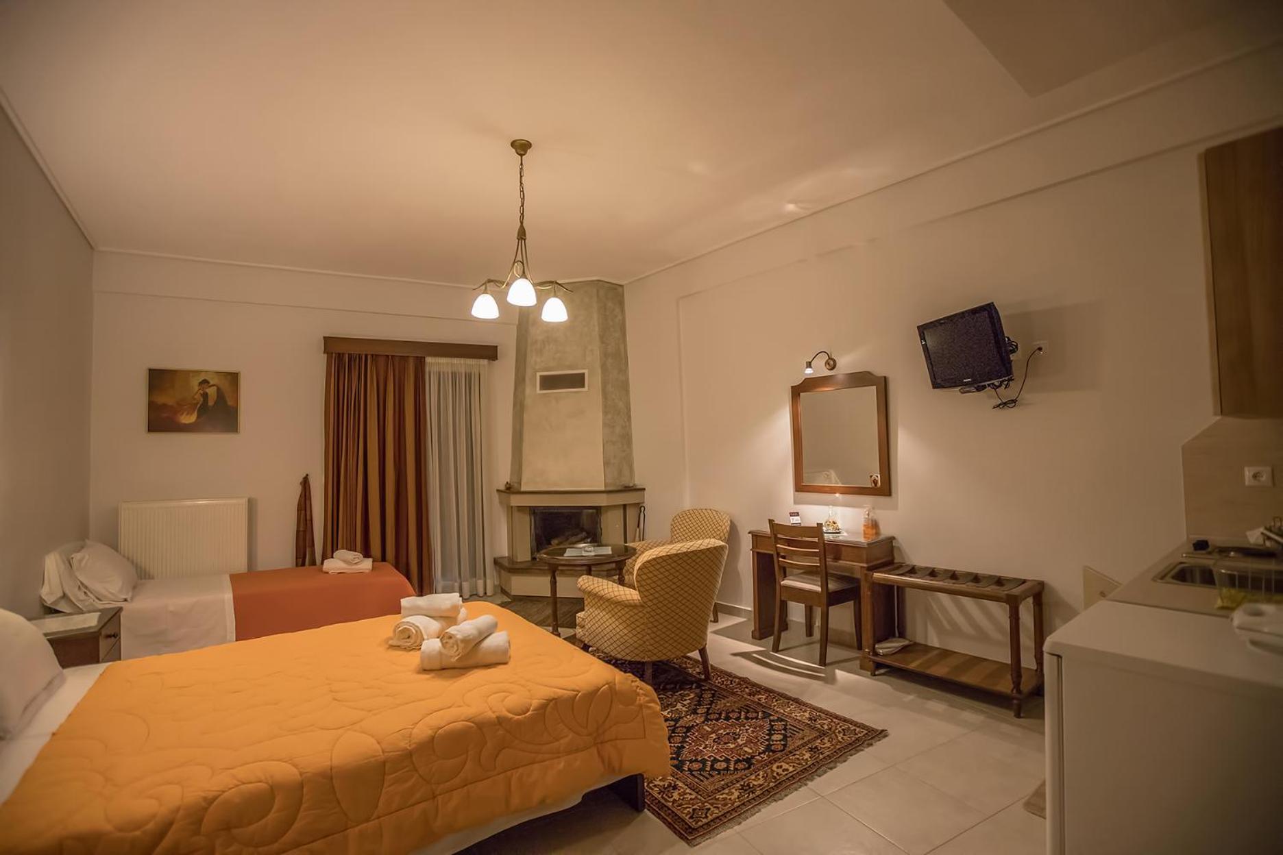 Triple Room with Lake View - Photo 1