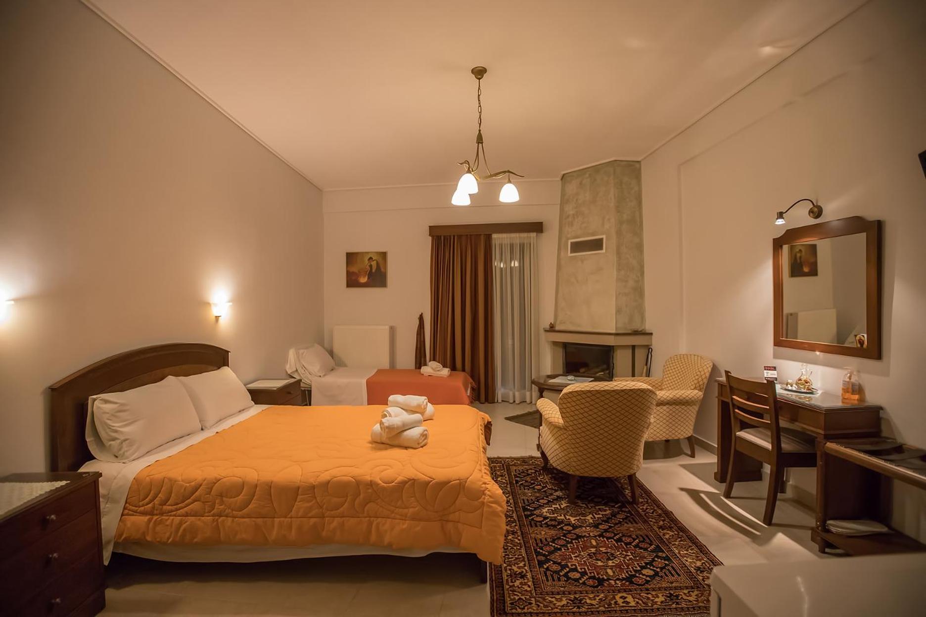 Triple Room with Lake View - Photo 5