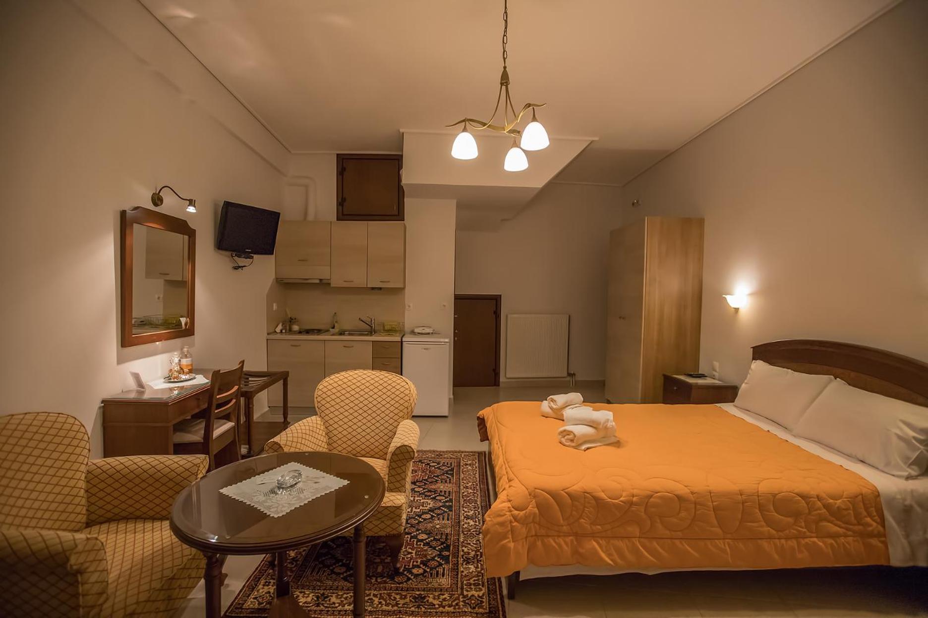 Triple Room with Lake View - Photo 6