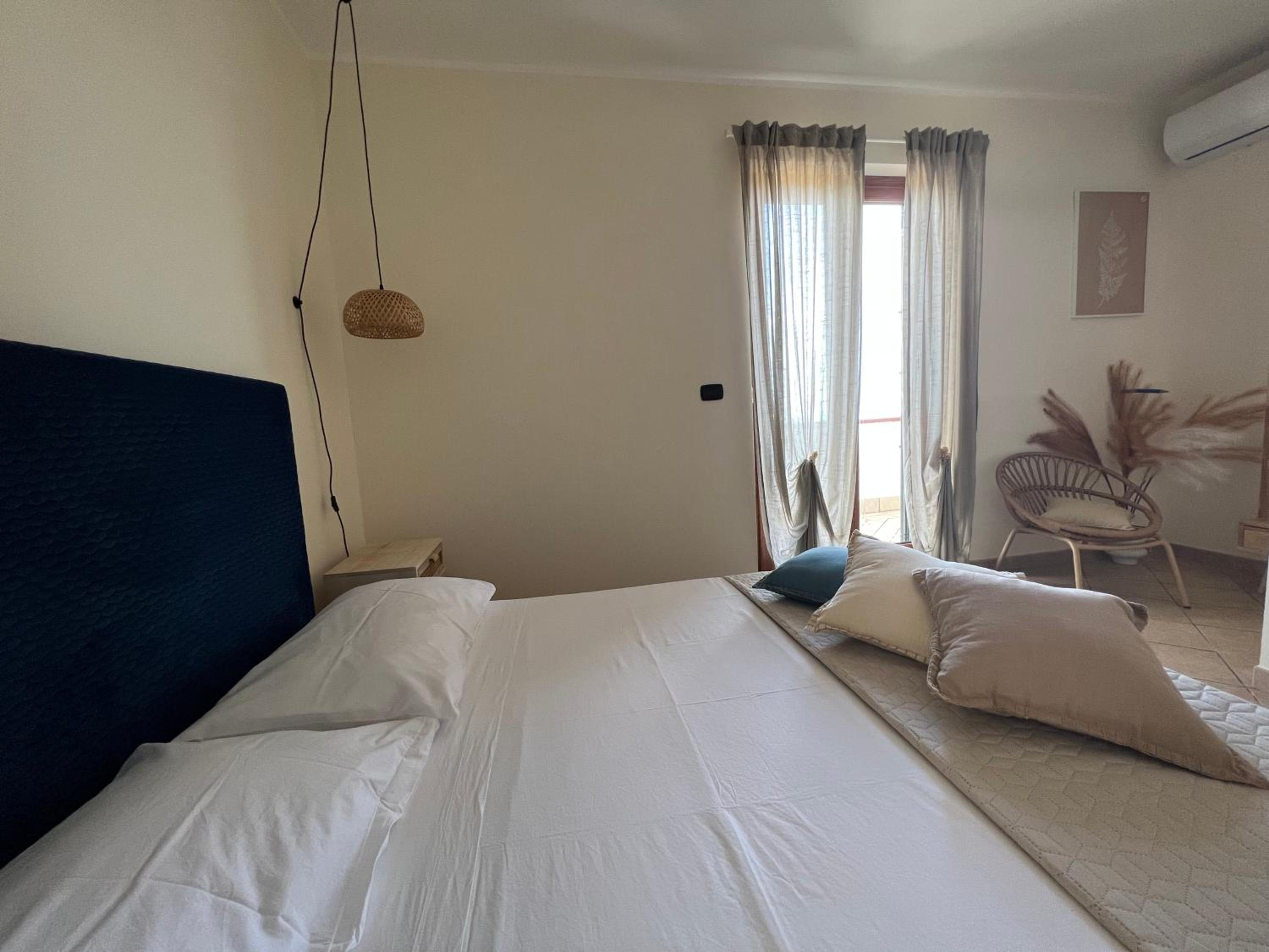 Deluxe Double Room with Balcony and Sea View photo 2