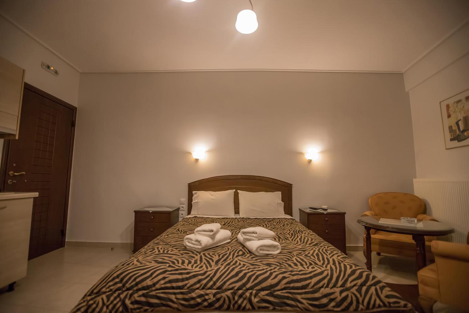 Budget Double Room - Photo 2