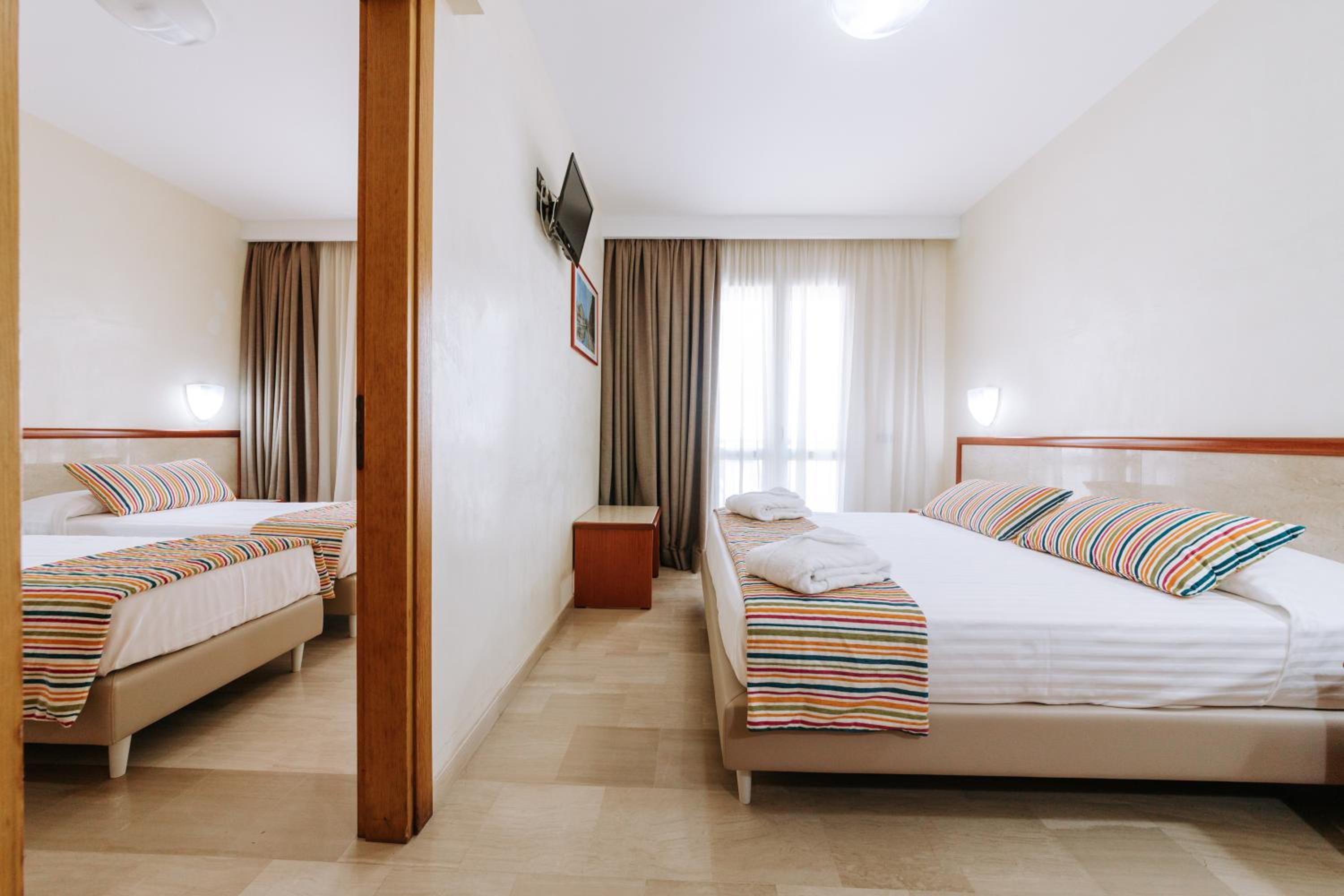 Deluxe Quadruple Room photo 1