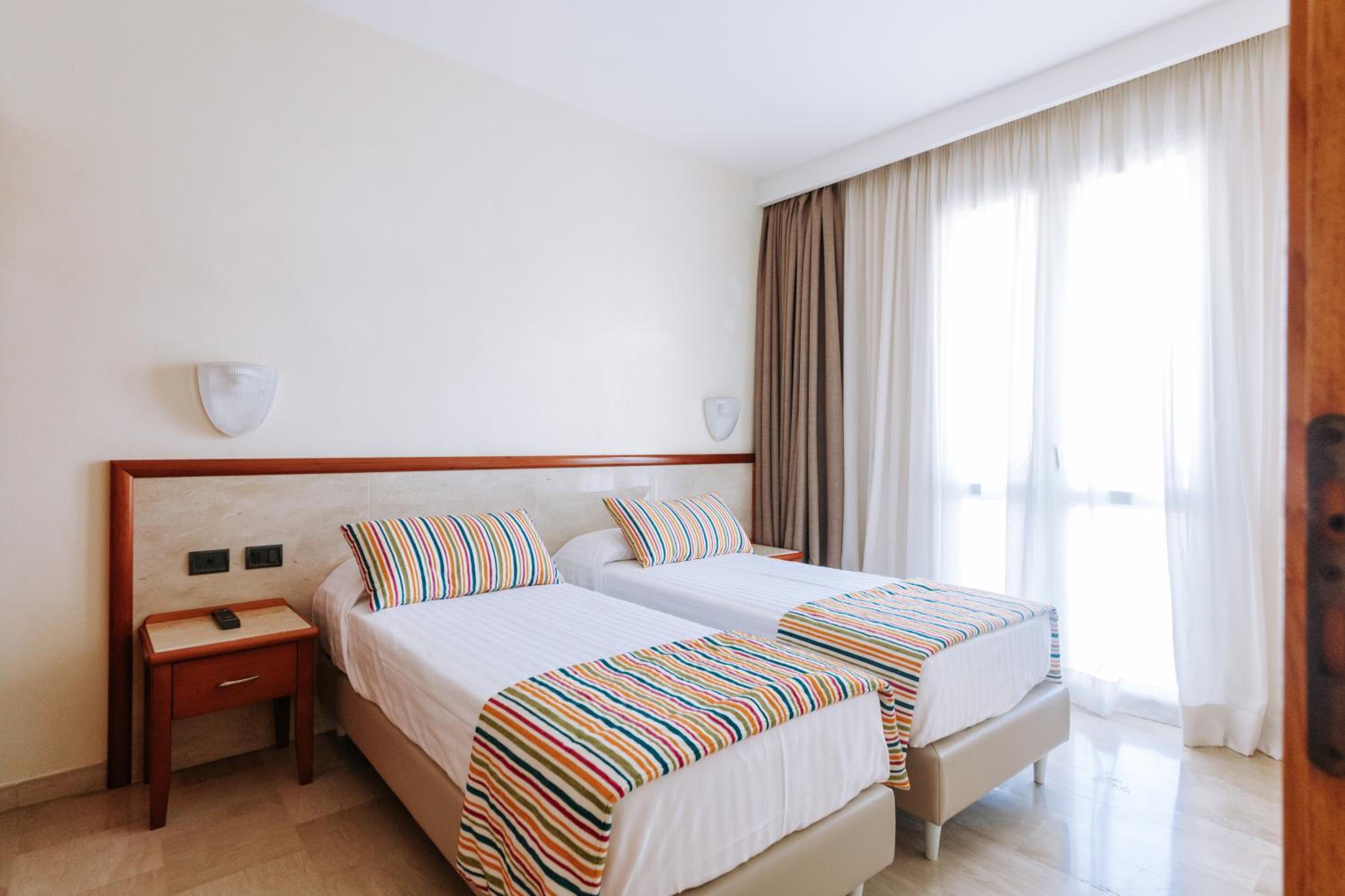 Deluxe Quadruple Room photo 3