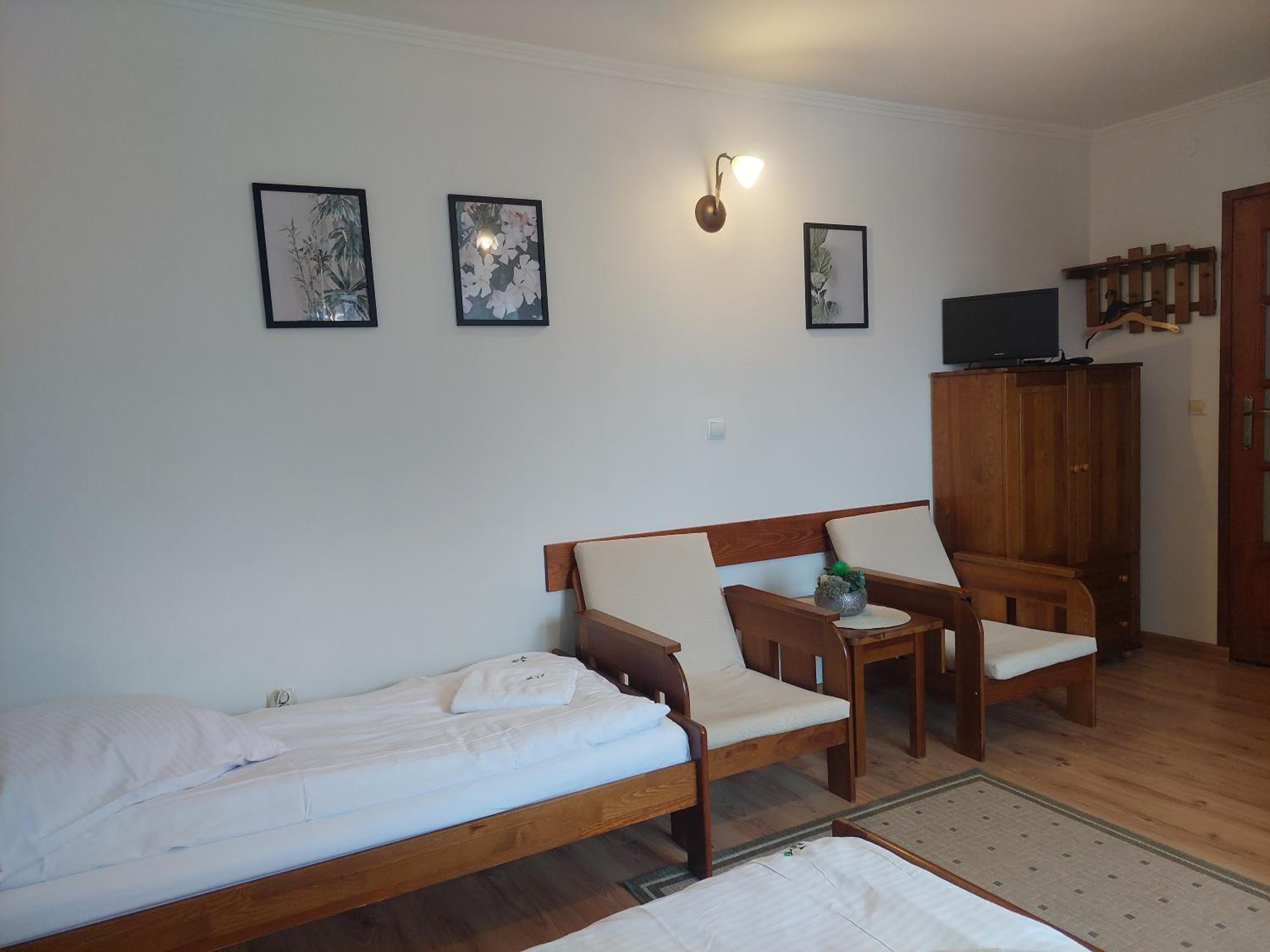Triple Room with Private Bathroom photo 3