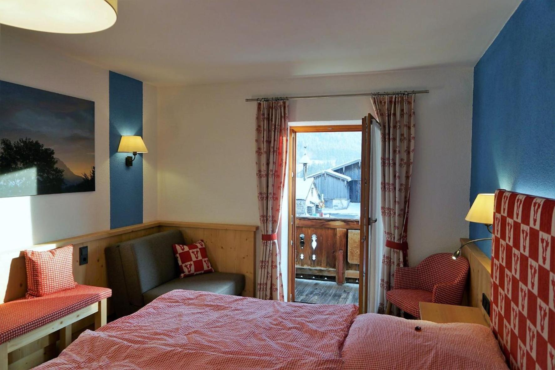 One-Bedroom Apartment with Balcony - Photo 35