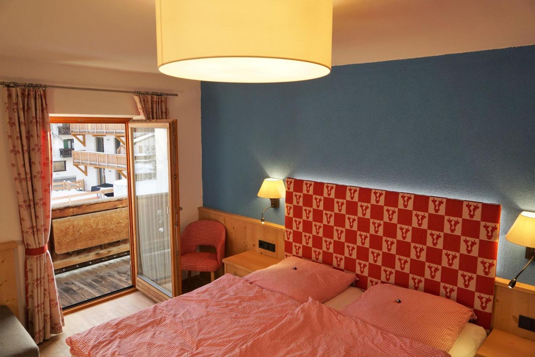 One-Bedroom Apartment with Balcony - Photo 39