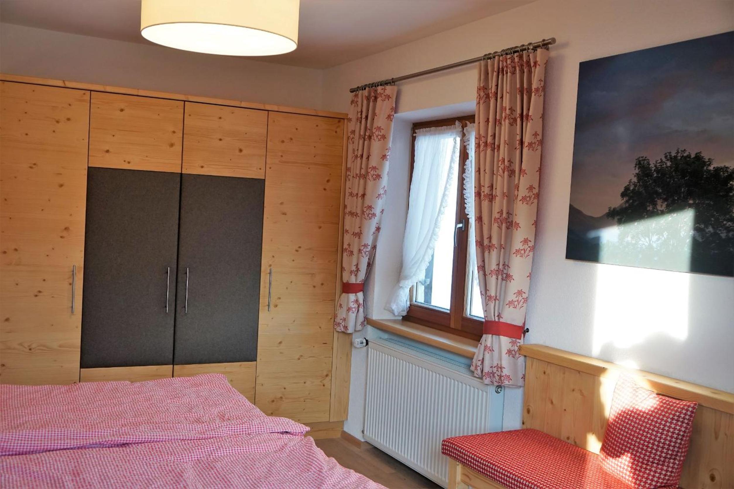 One-Bedroom Apartment with Balcony - Photo 4